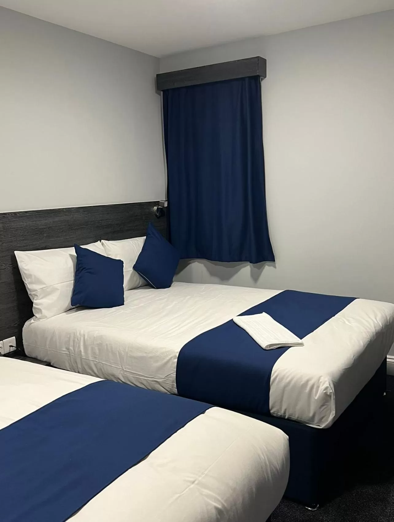 Bedroom, Bed in Blue Sapphire Hotel