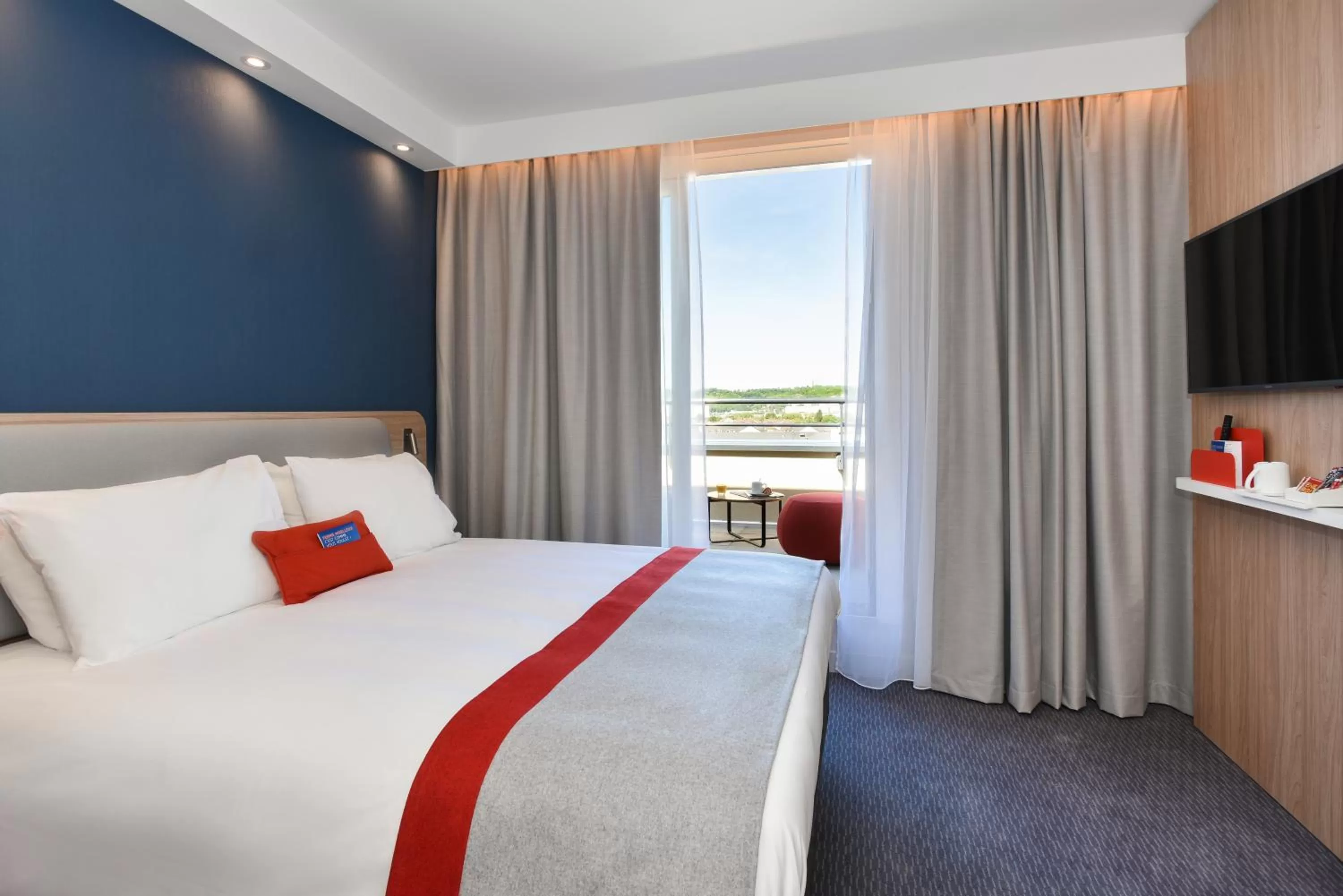 Bed in Holiday Inn Express - Rouen Centre - Rive Gauche by IHG