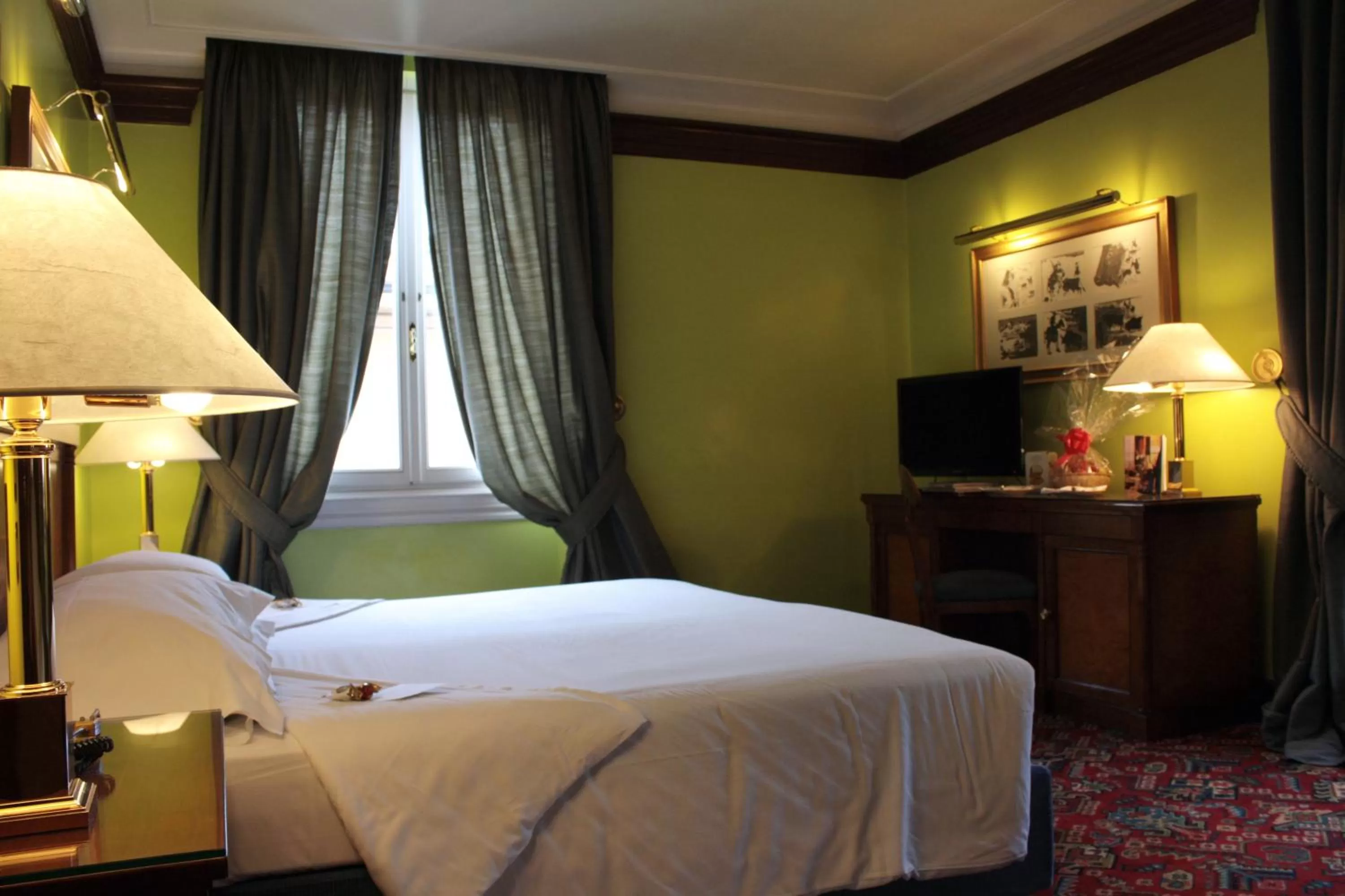 TV and multimedia, Bed in Hotel Albani Firenze
