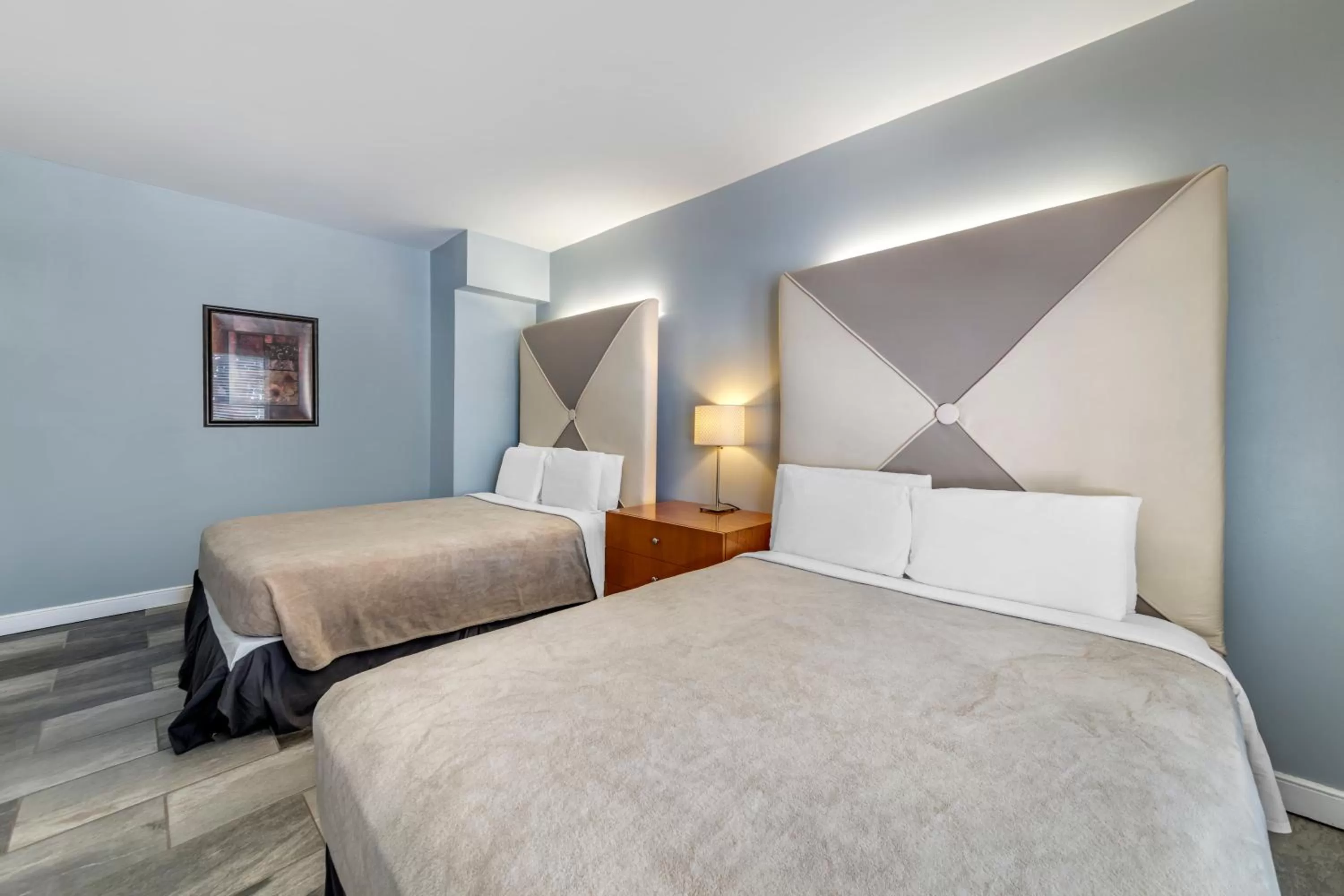 Bed in La Flora by LuxUrban