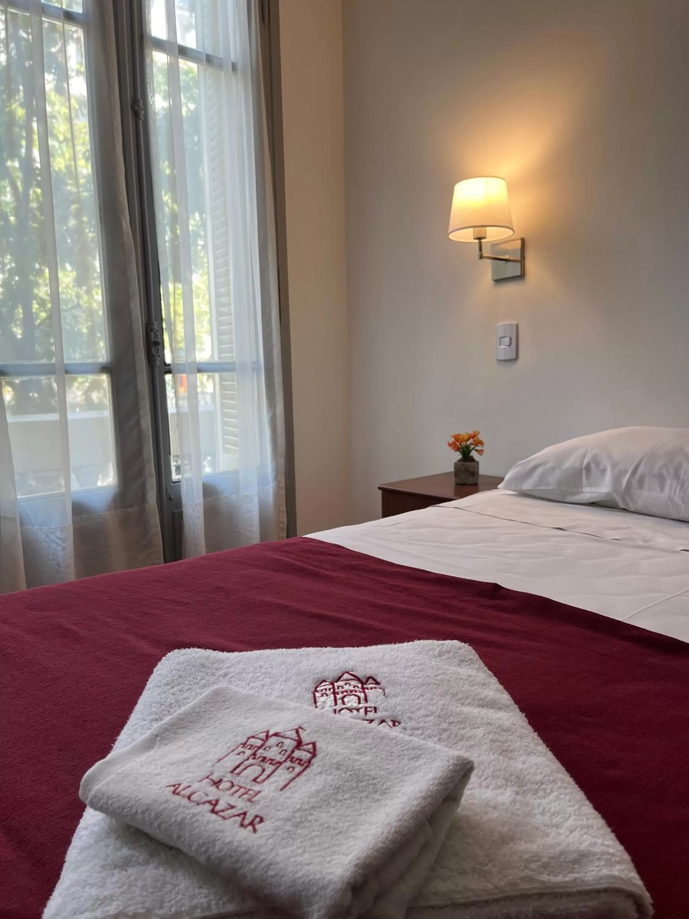 towels, Bed in Hotel Alcazar