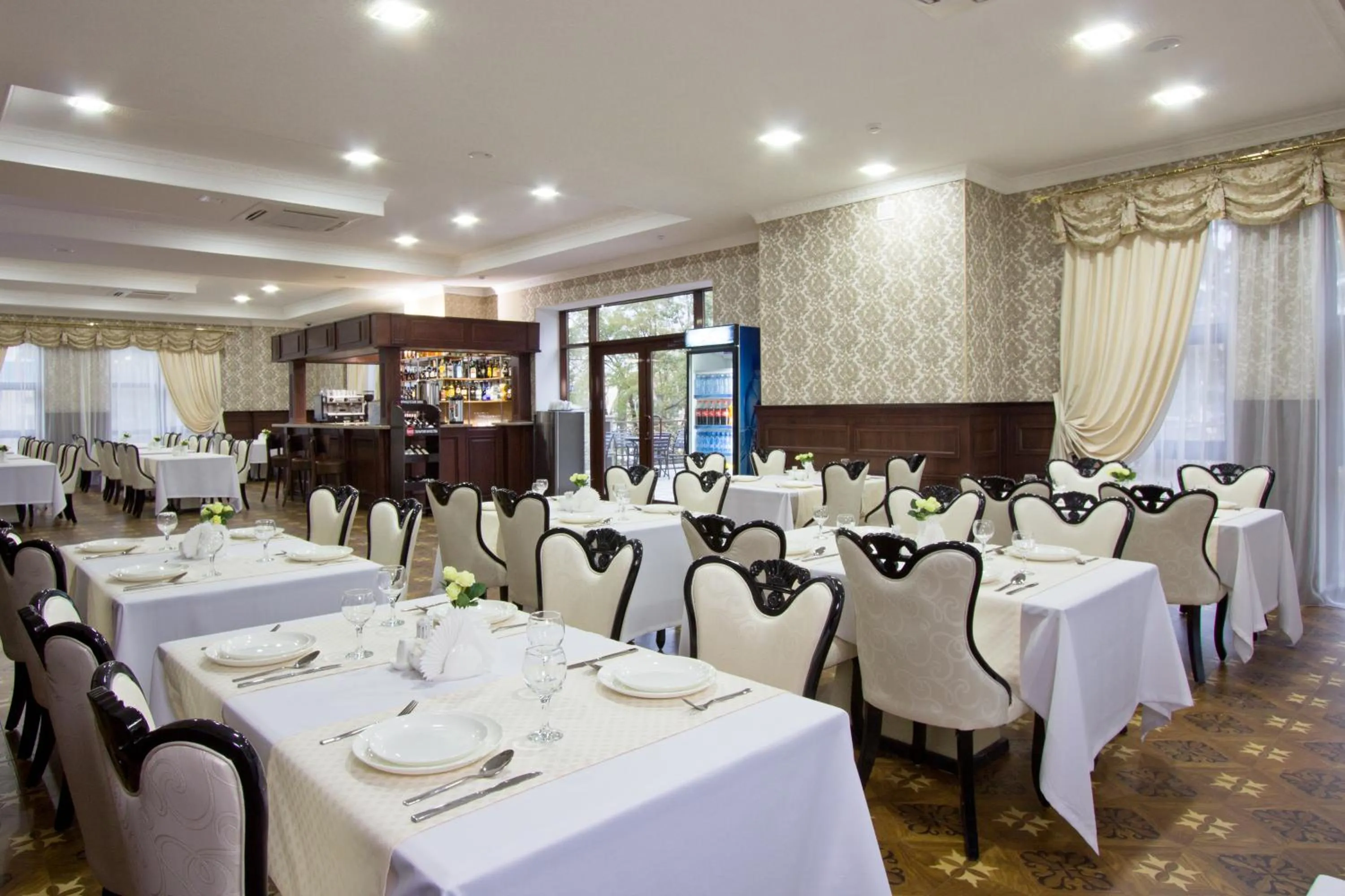 Restaurant/places to eat in Plaza Hotel Bishkek