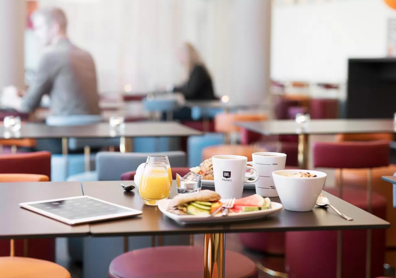 People in Motel L Lund