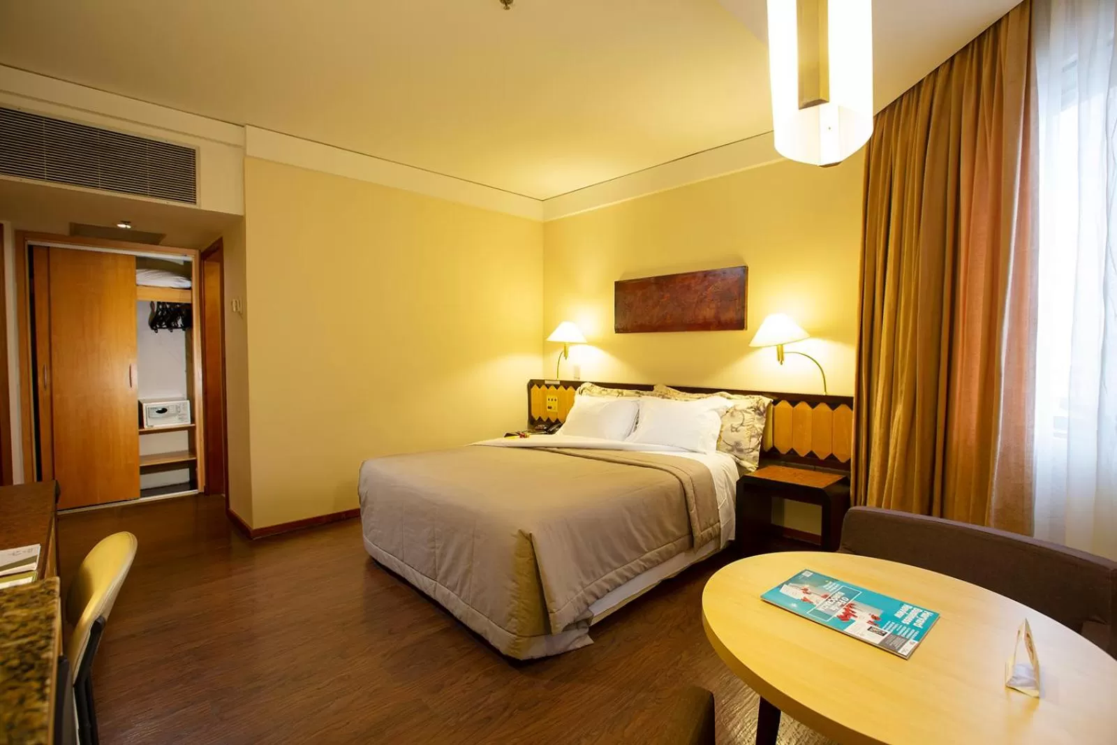 Bed in Golden Tower Pinheiros by Fênix Hotéis