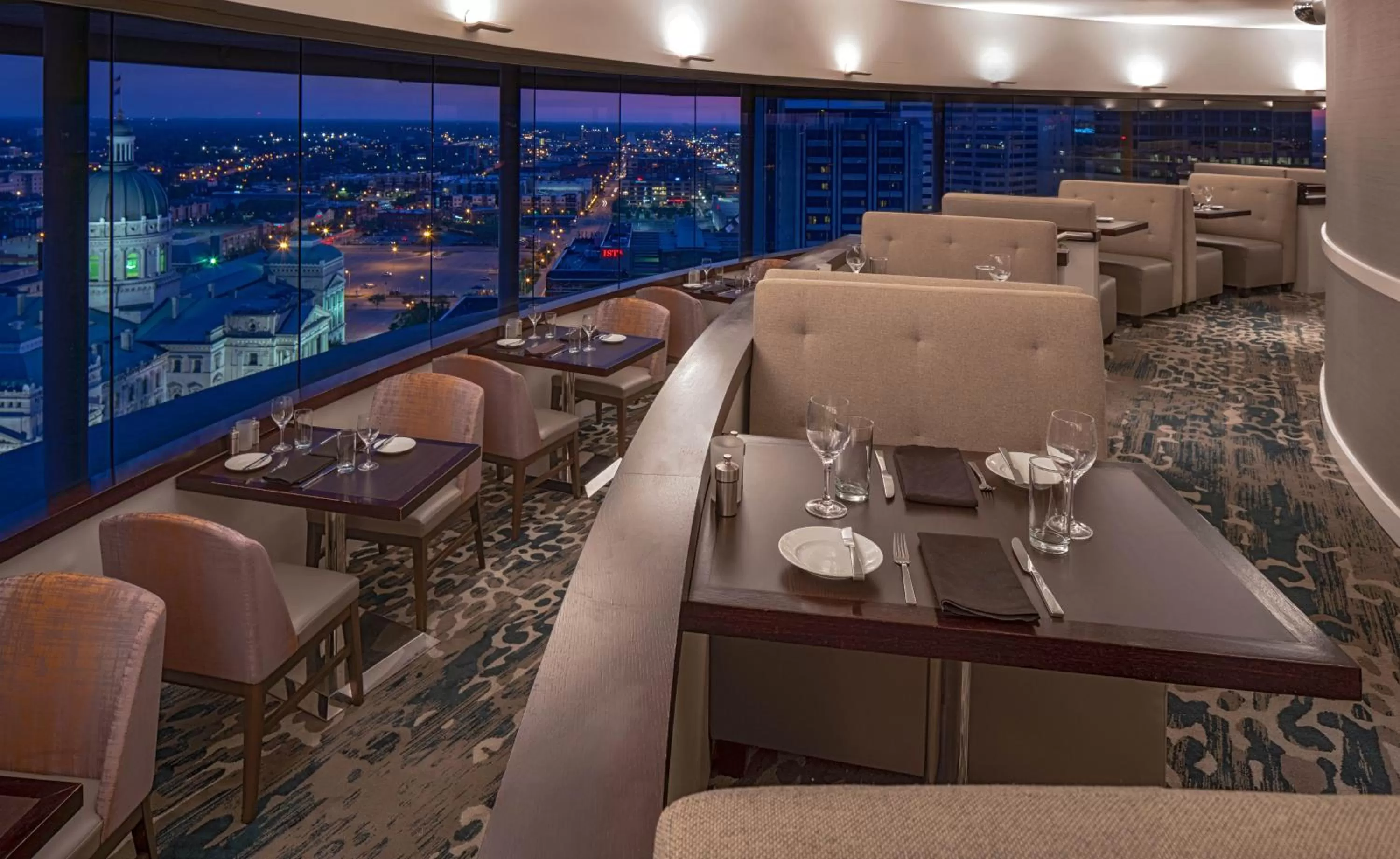Restaurant/places to eat in Hyatt Regency Indianapolis