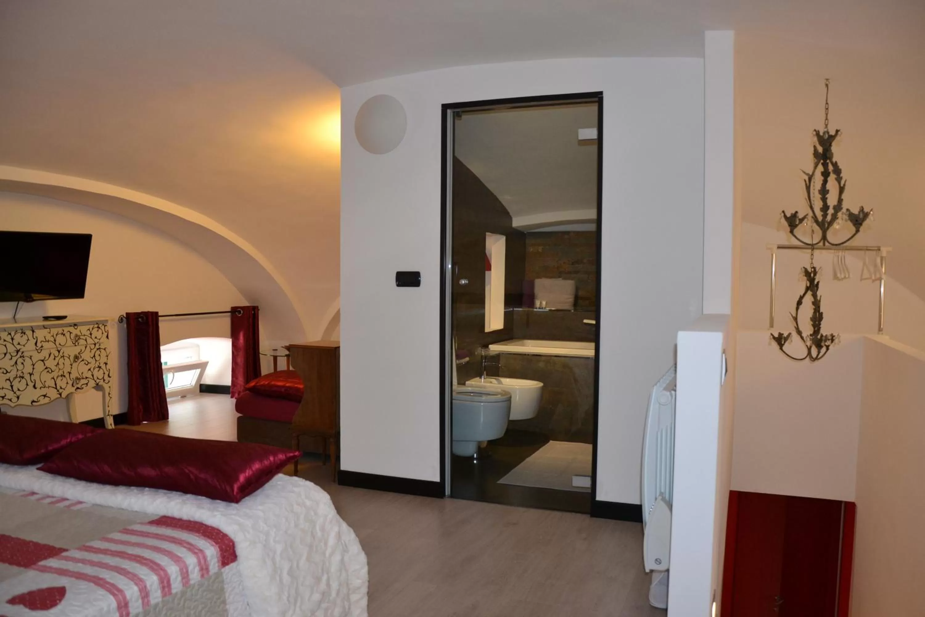 Decorative detail, Bed in B&B Torre Porta Marina