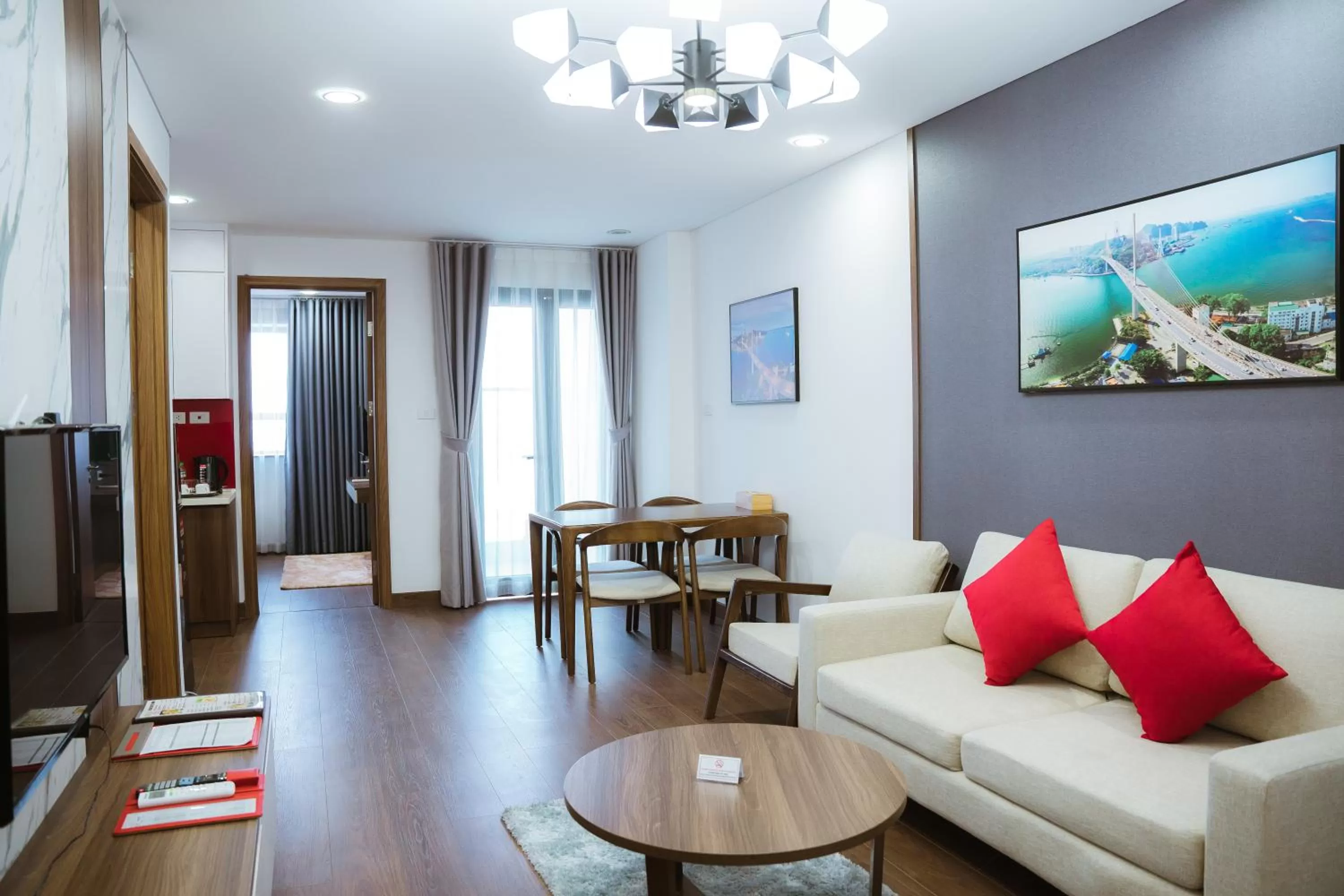 Living room in Ramada Hotel & Suites by Wyndham Halong Bay View