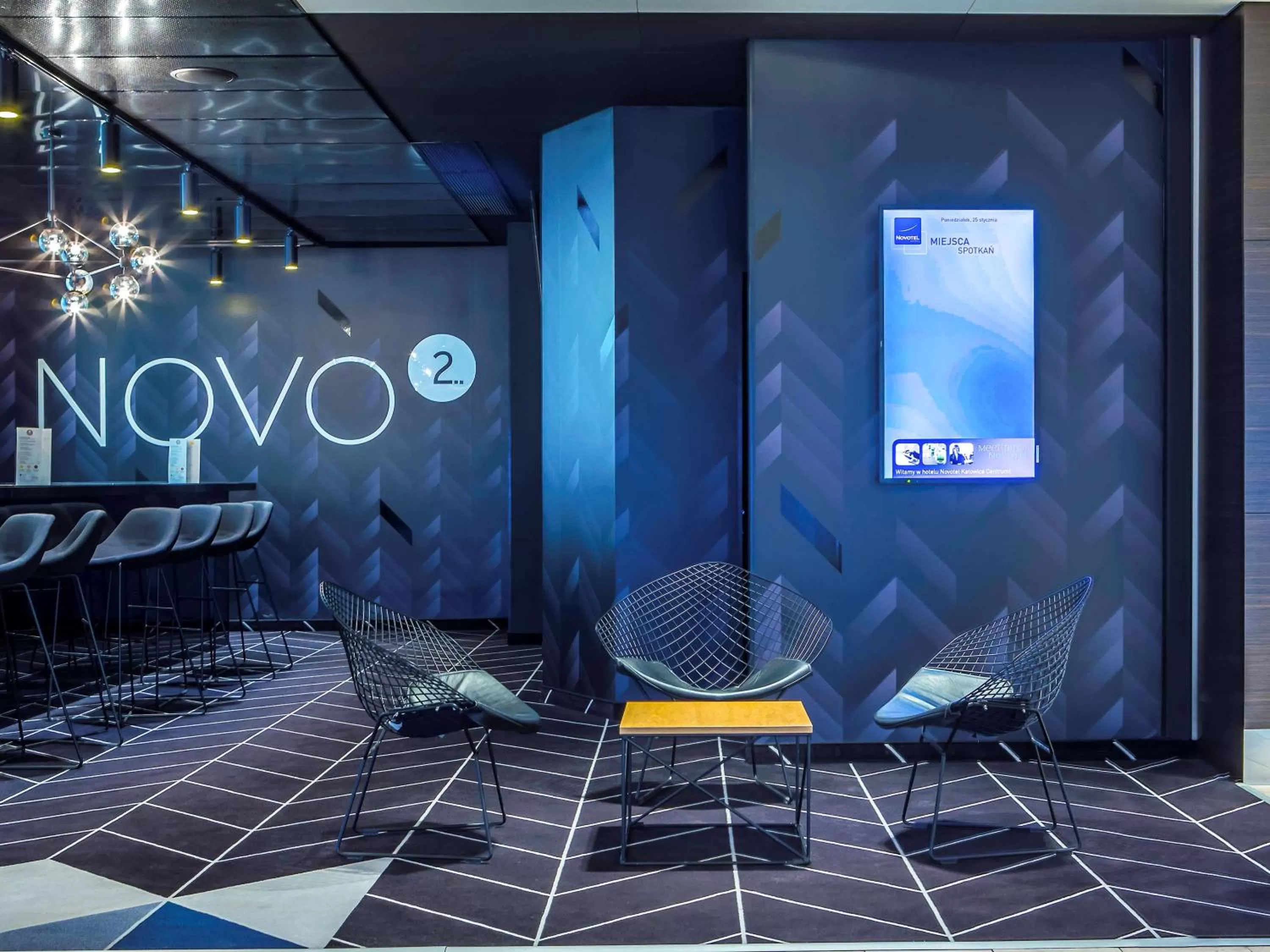 Lounge or bar in Novotel Katowice Centrum