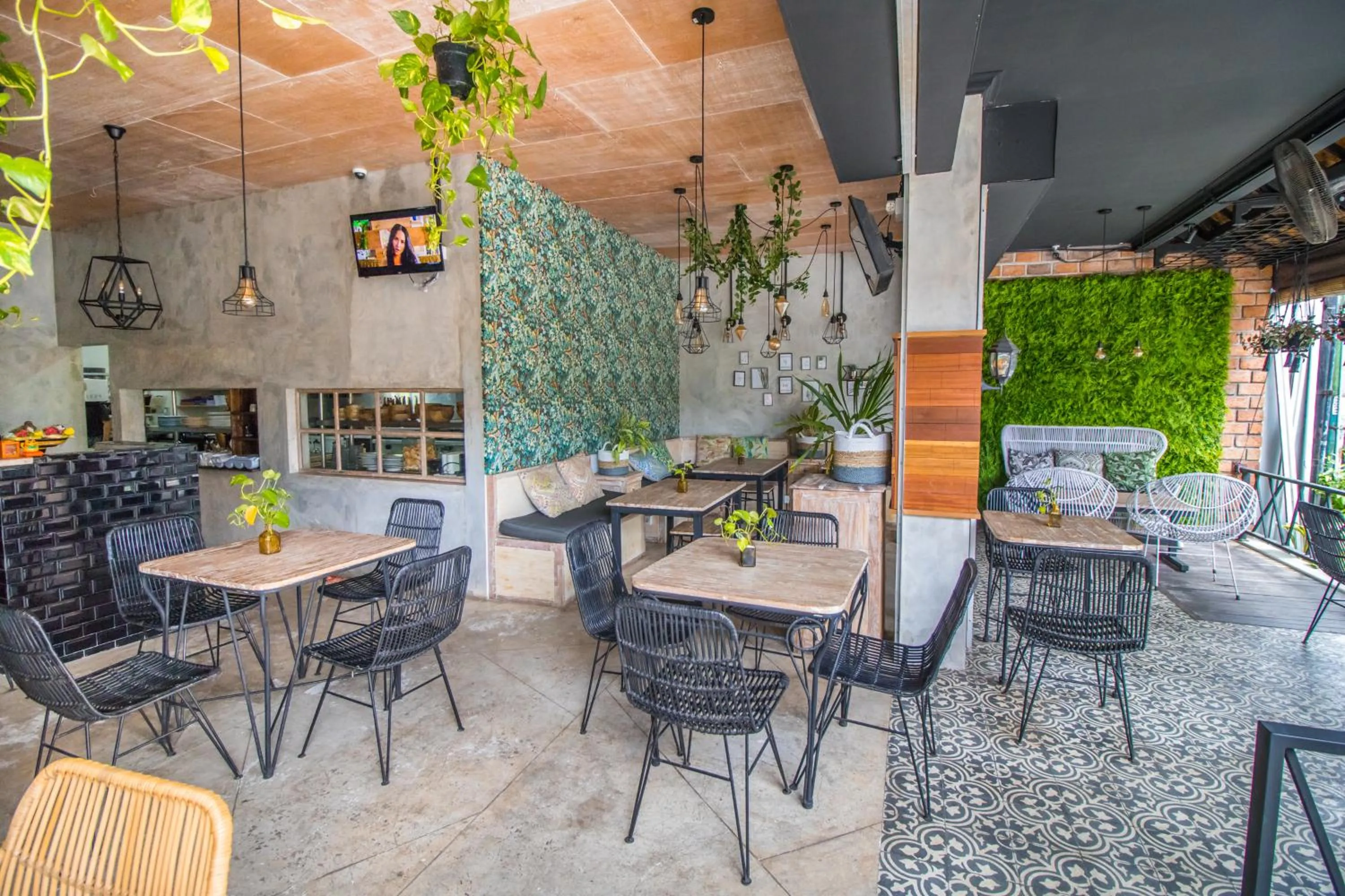 Restaurant/places to eat in Gemini Star Hotel Kuta