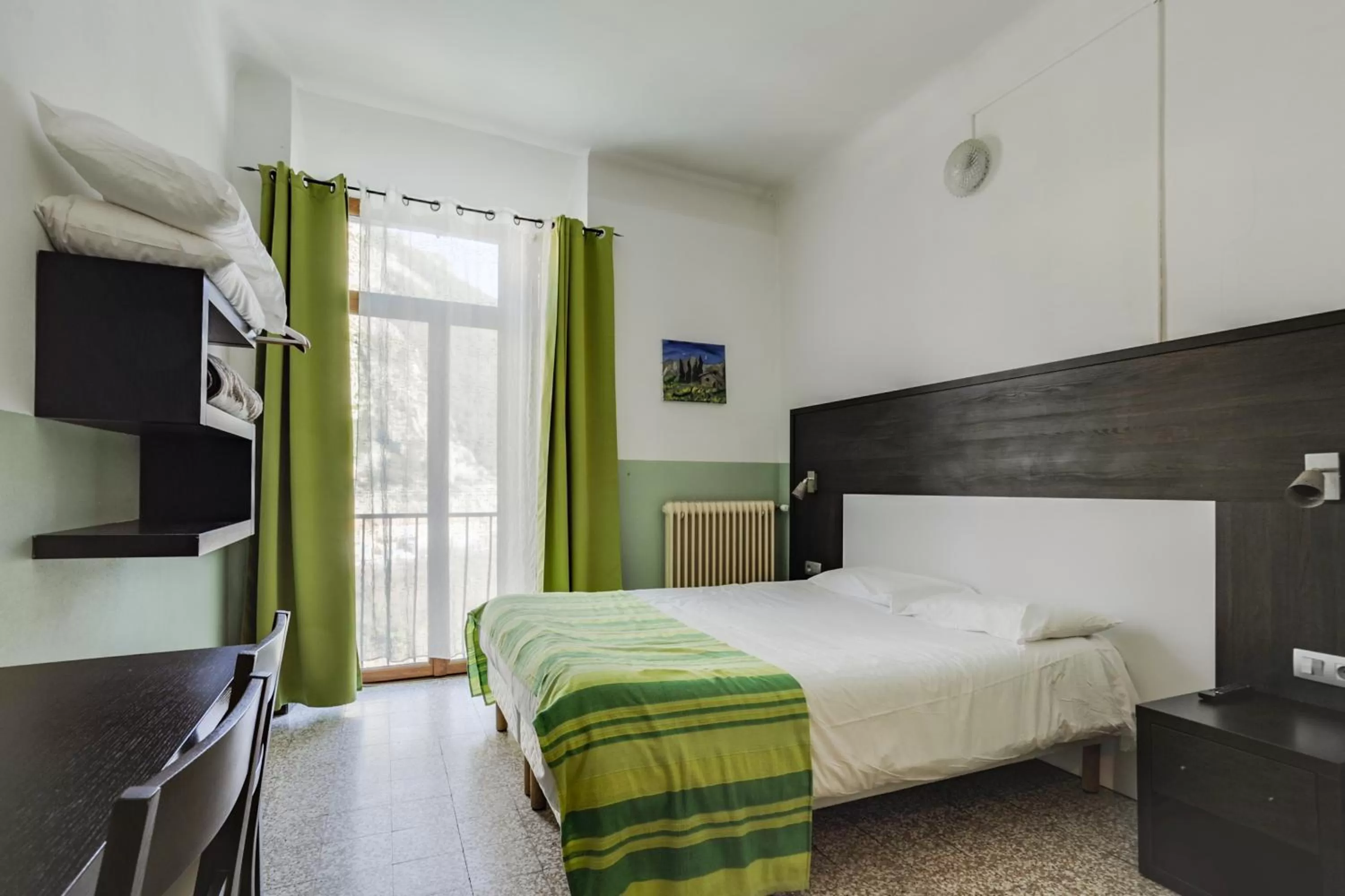 Bed in Hôtel de la Citadelle