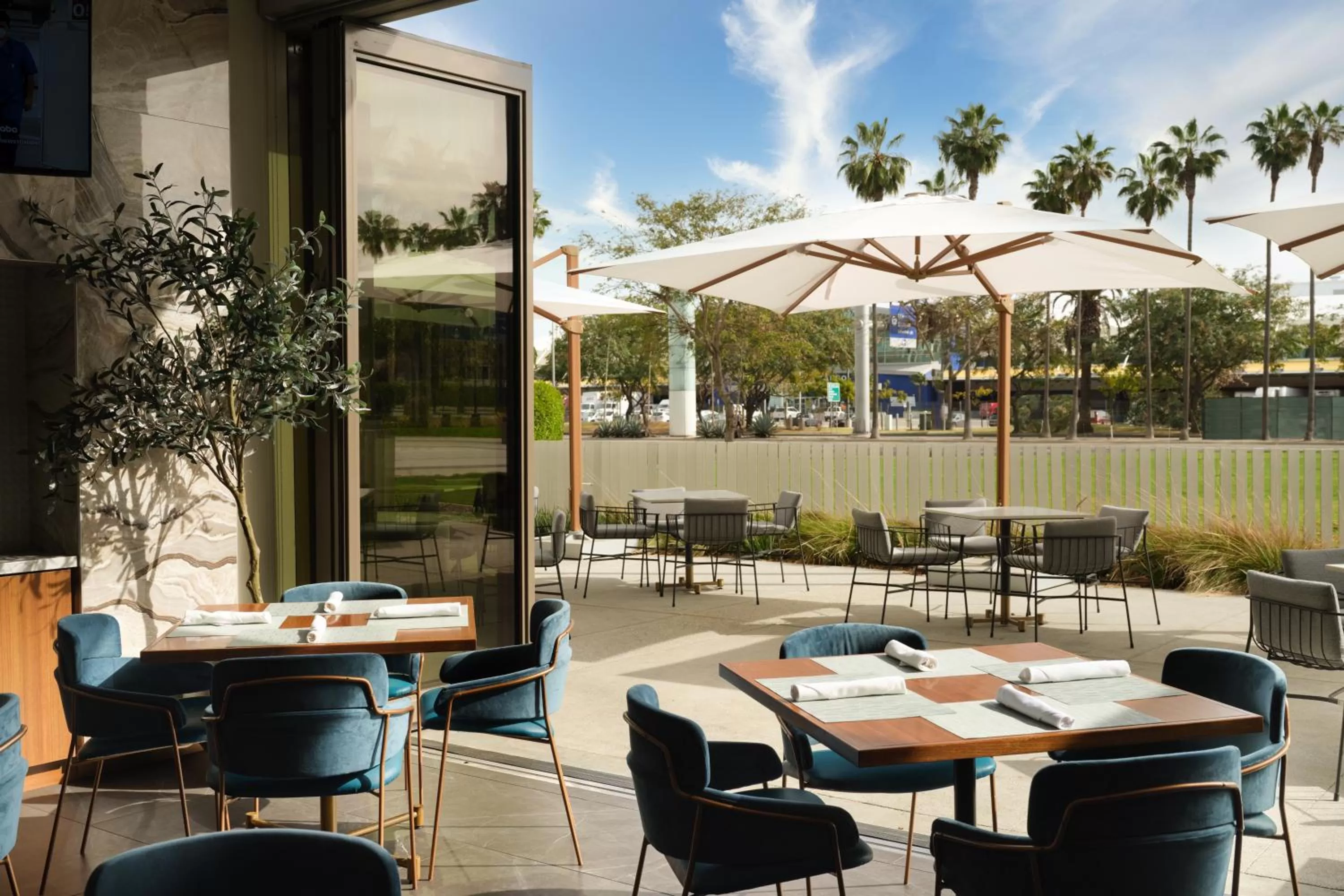Patio in Hyatt Place LAX/Century BLVD