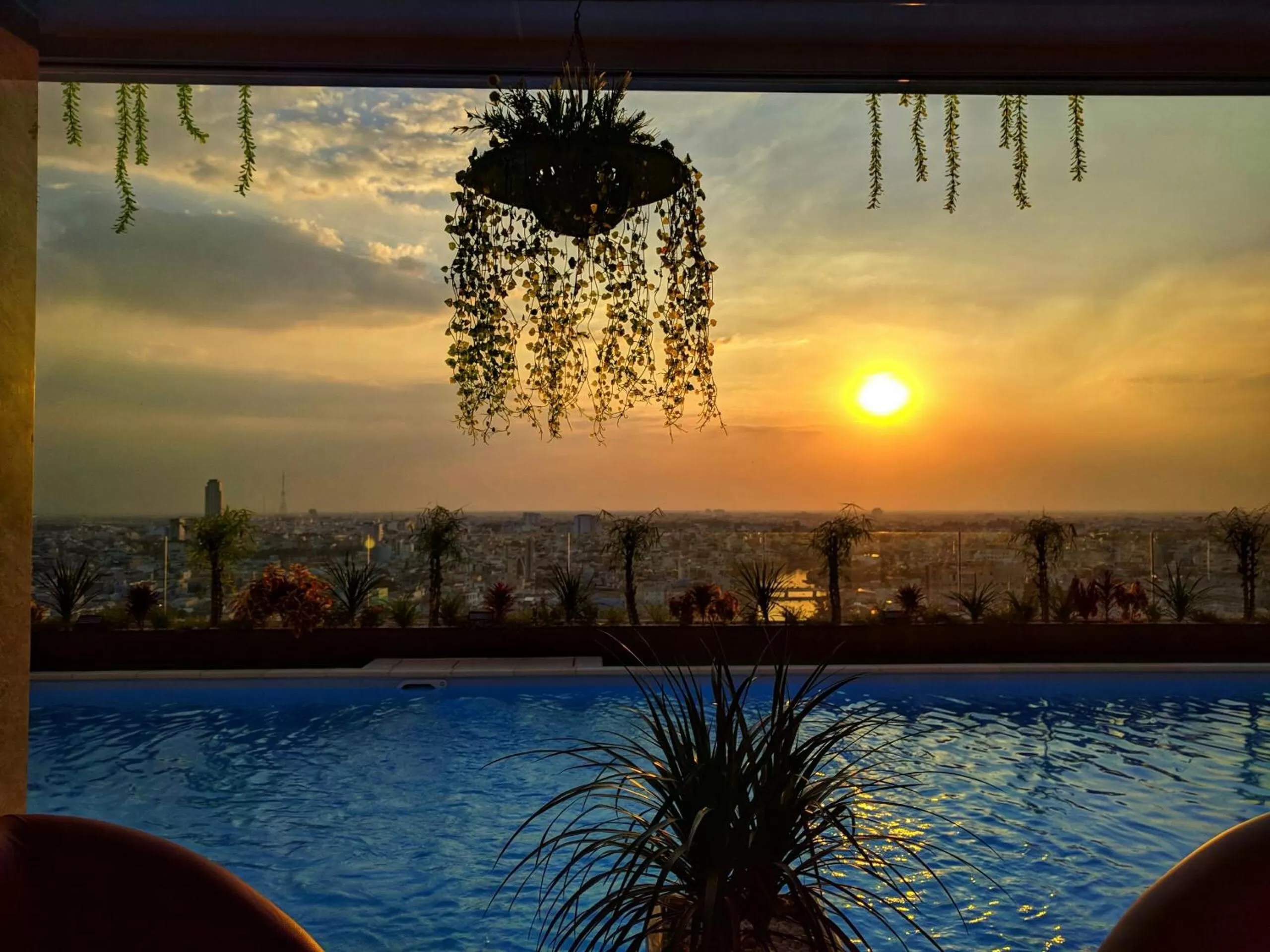 Swimming pool in Holiday One Can Tho Hotel