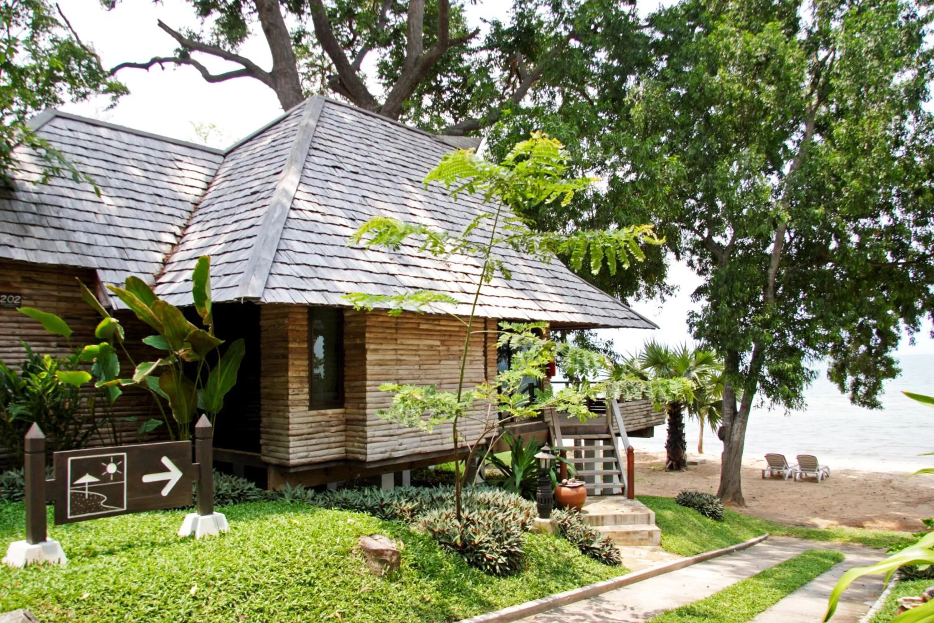 Facade/entrance in Sunset Park Resort and Spa By SWR