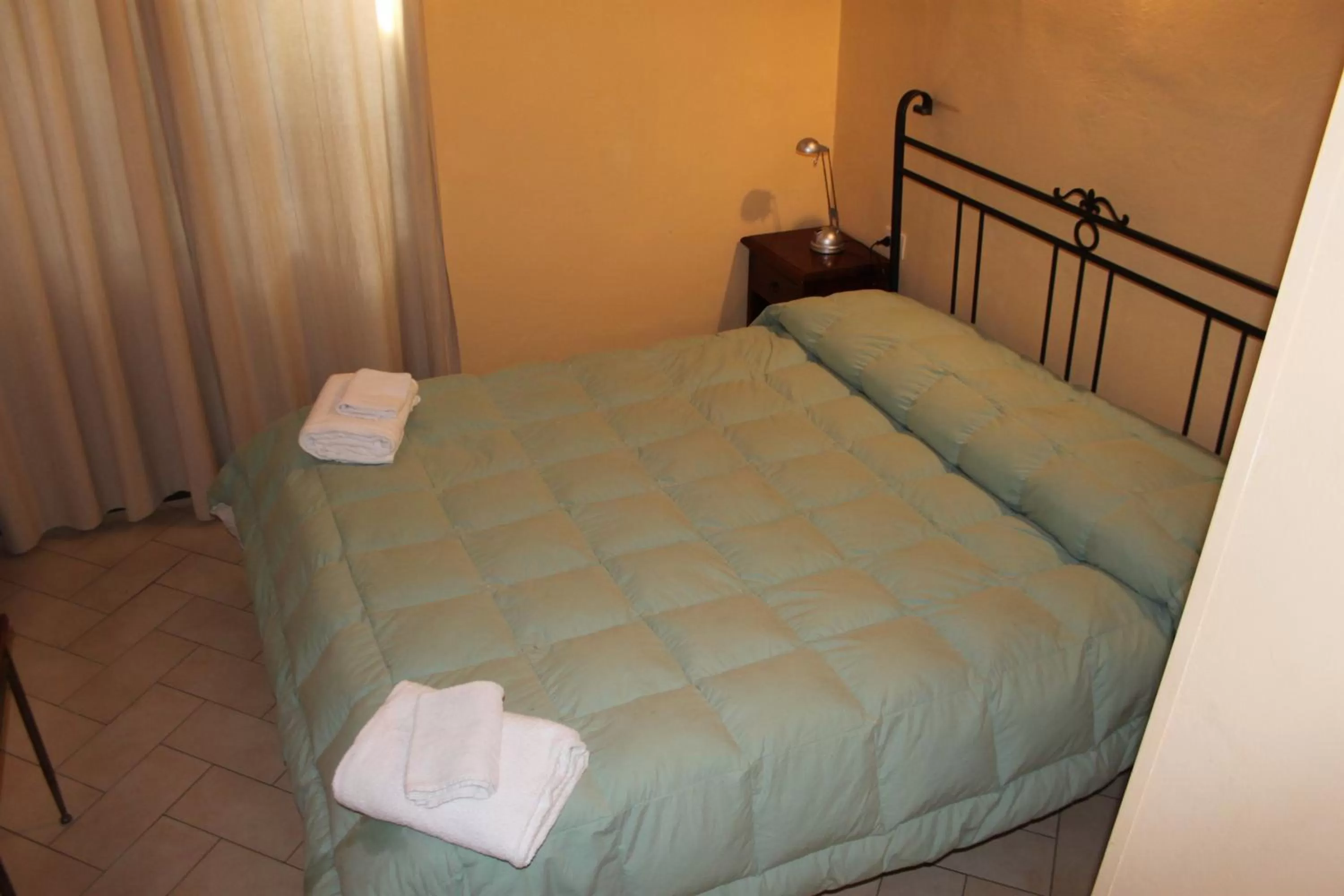 Bed in Florence Decamerone B&B