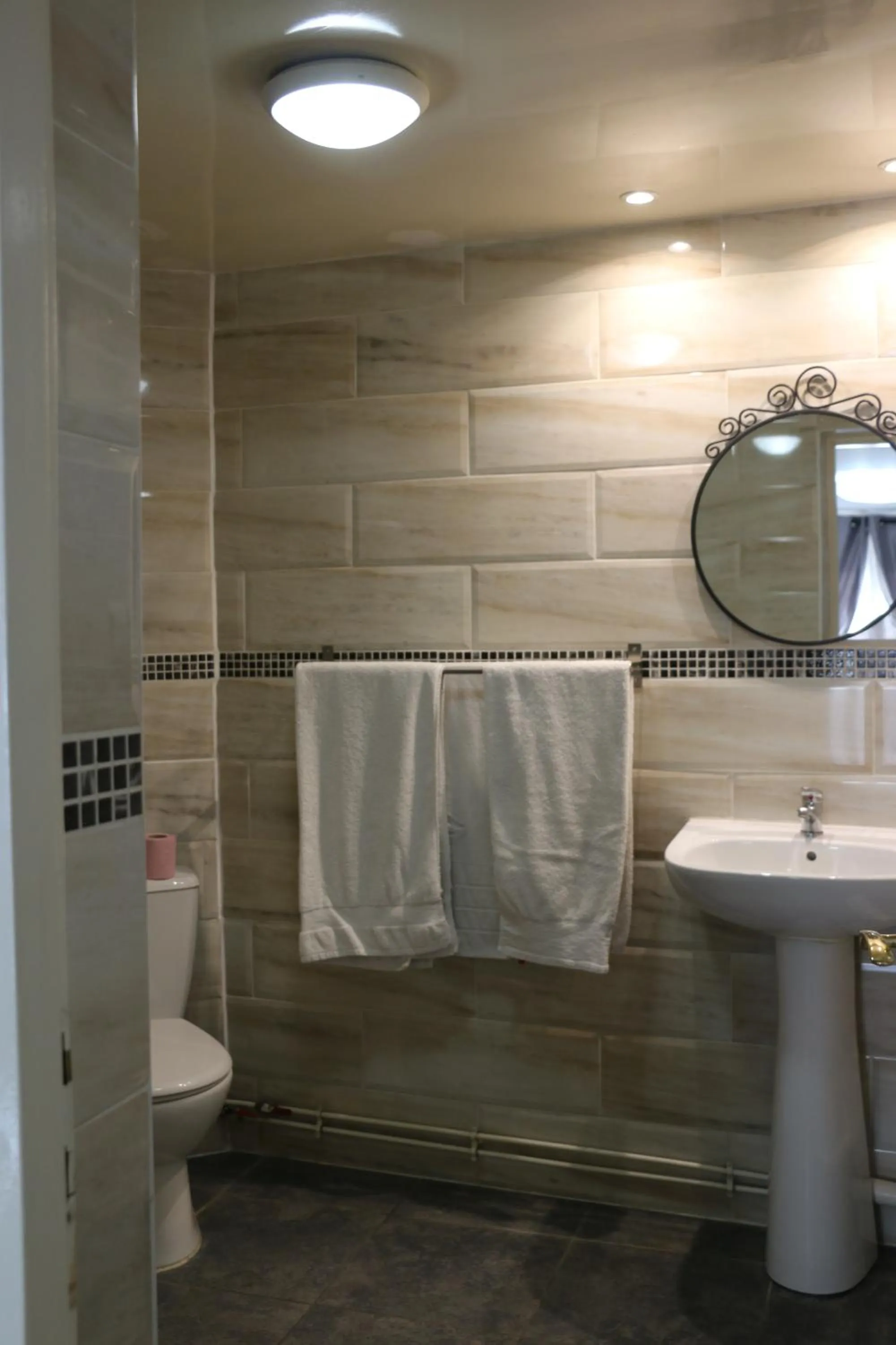 Bathroom in Grand Hôtel de Clermont