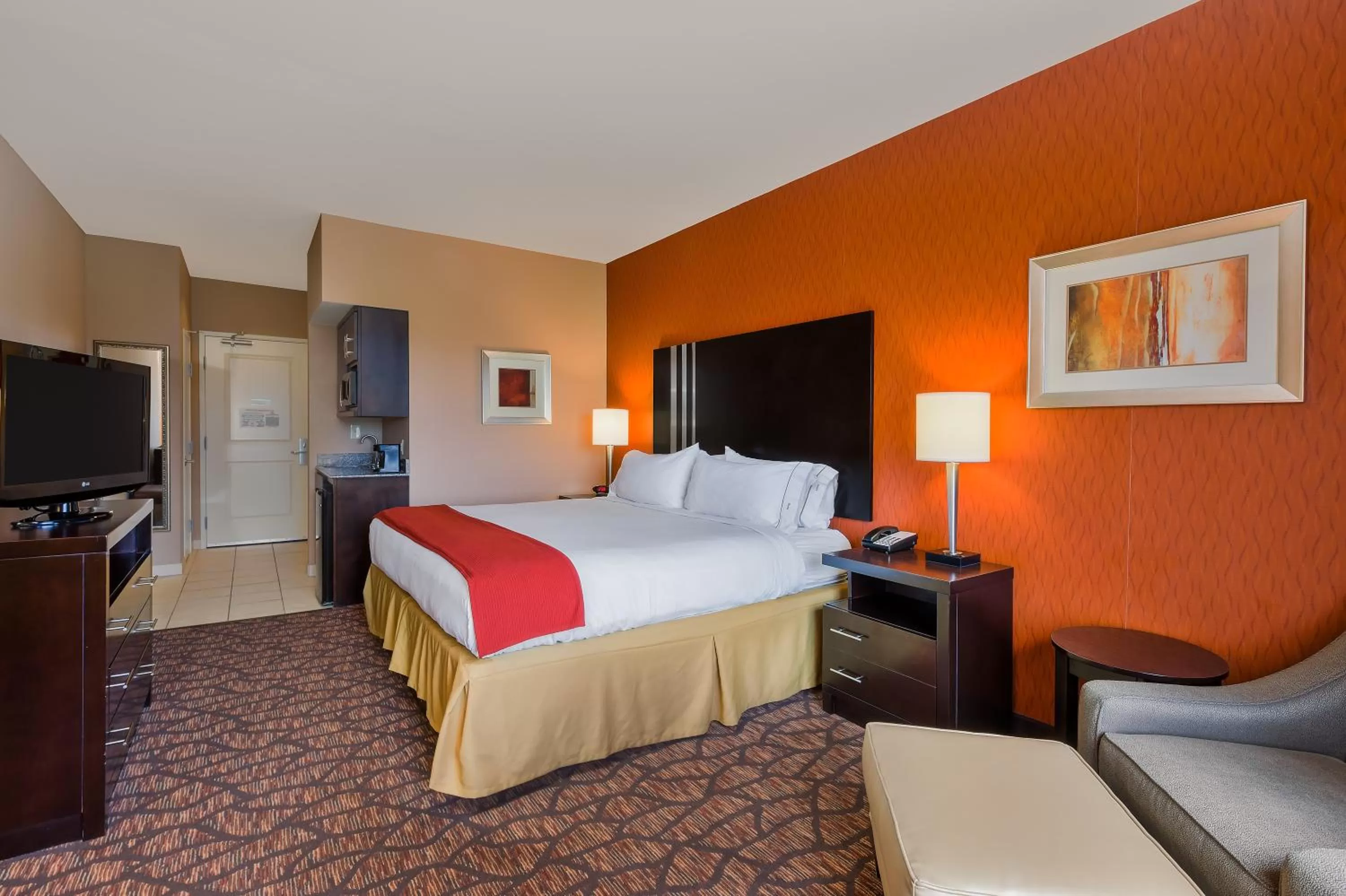 Bed in Holiday Inn Express and Suites Alpine by IHG