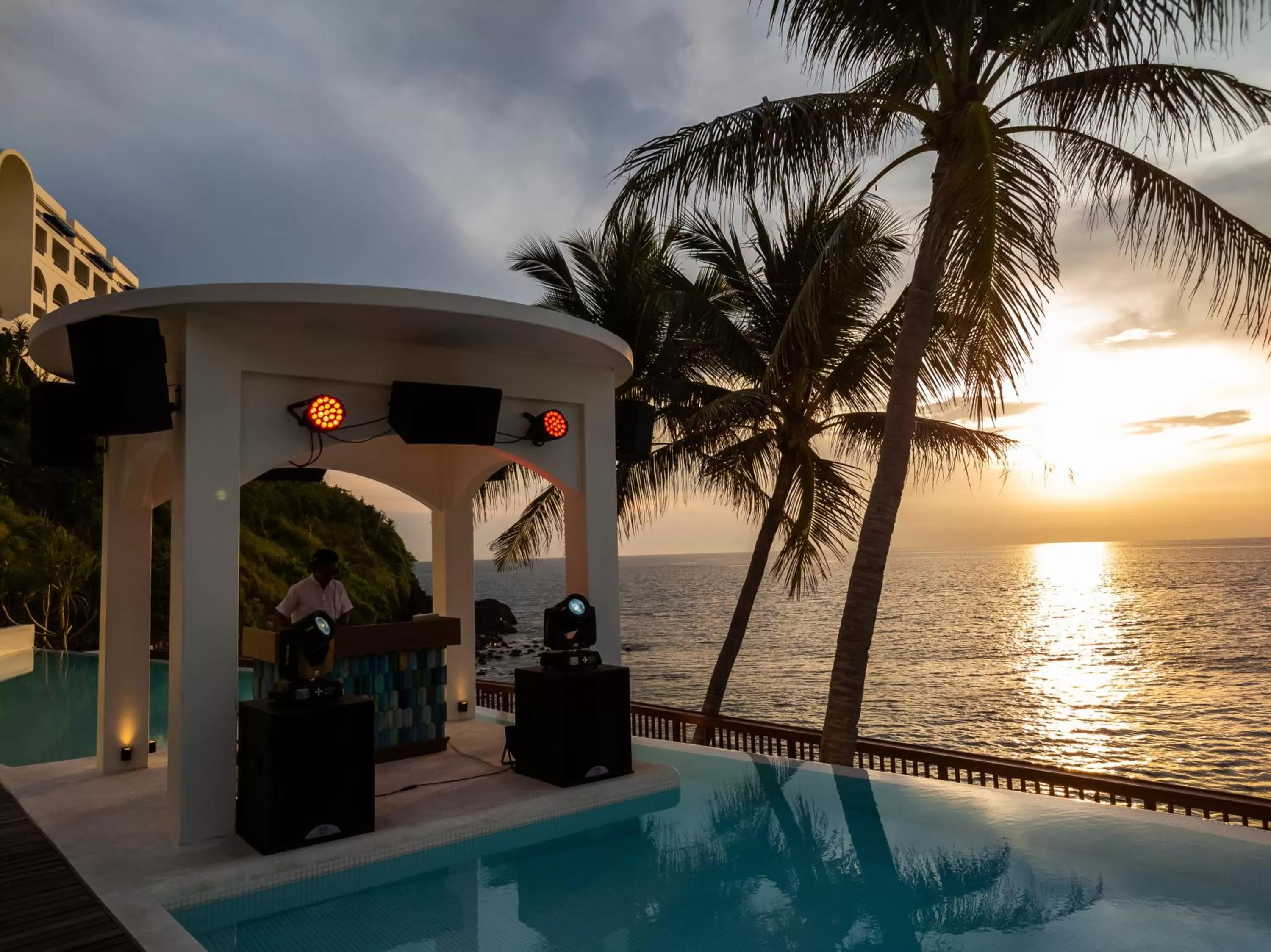 Nightclub / DJ in Royal Avila Boutique Resort