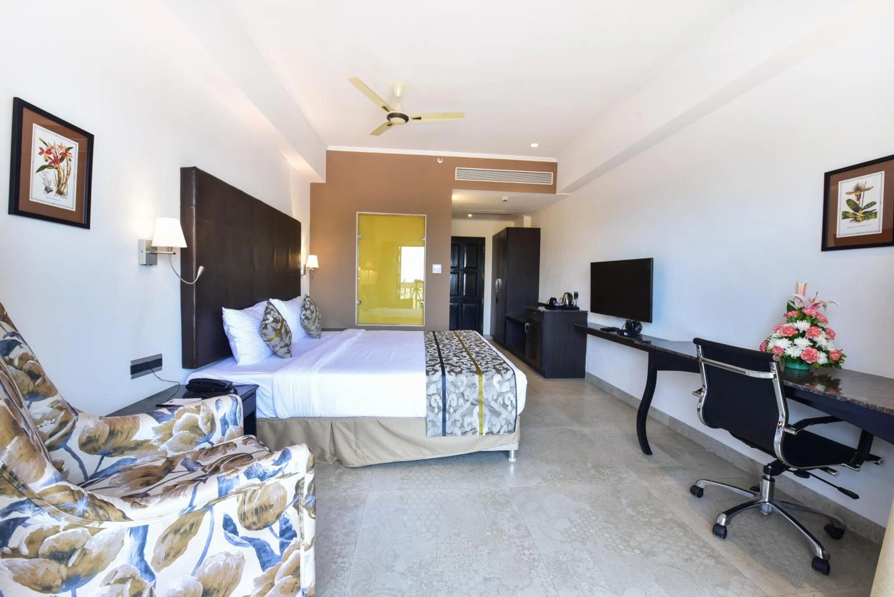 Photo of the whole room in Silver Sands Serenity Resort, Candolim