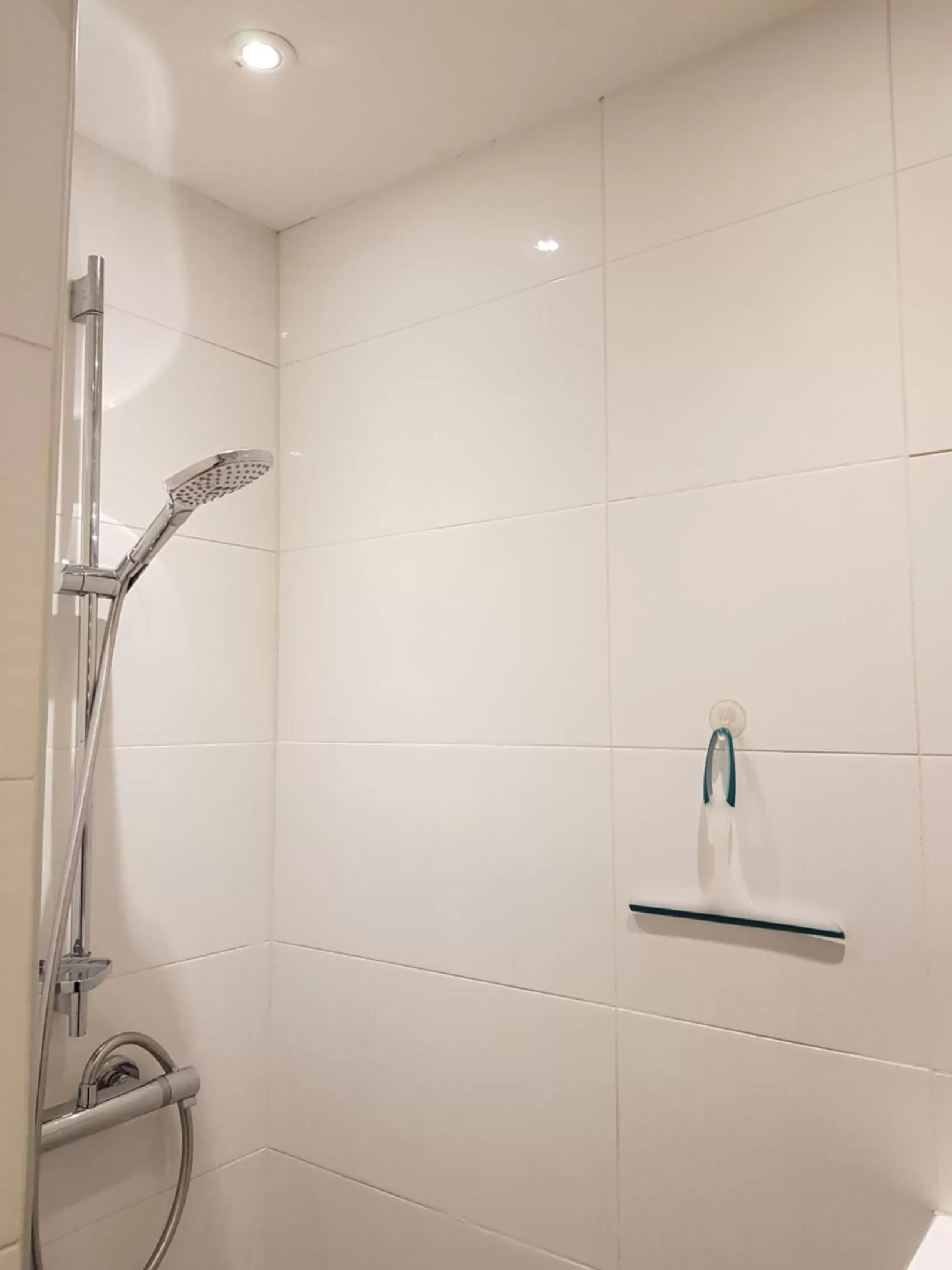 Shower in Mi BnB Amsterdam