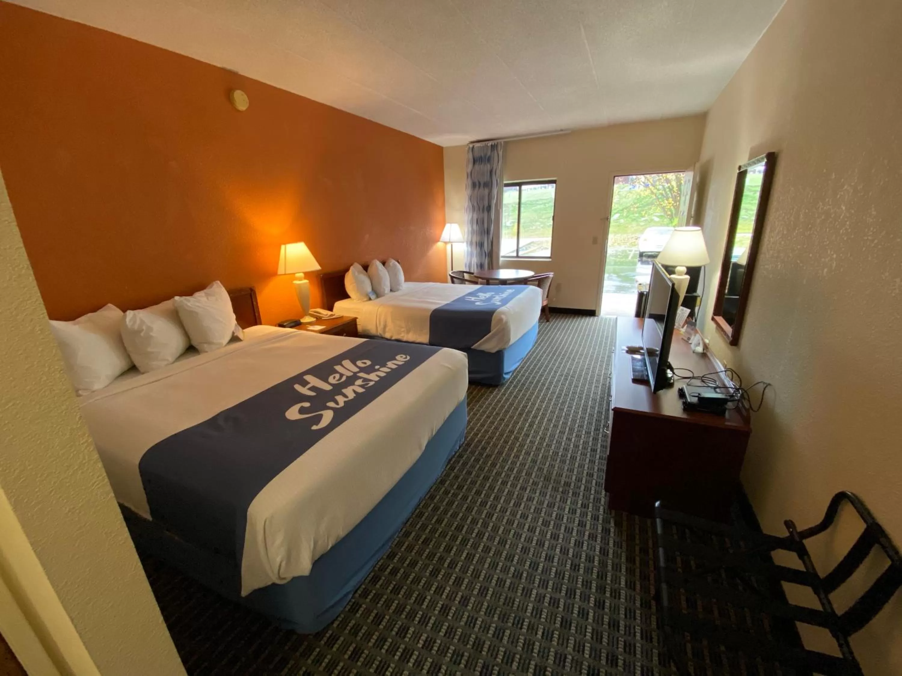 Photo of the whole room, Bed in Days Inn by Wyndham Morehead