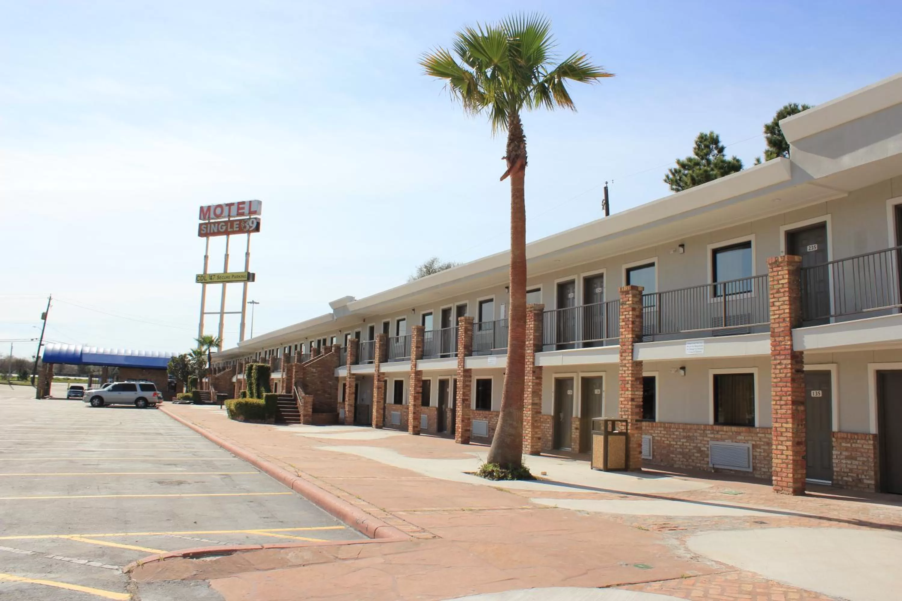 Property Building in Studio 6-Houston, TX - East