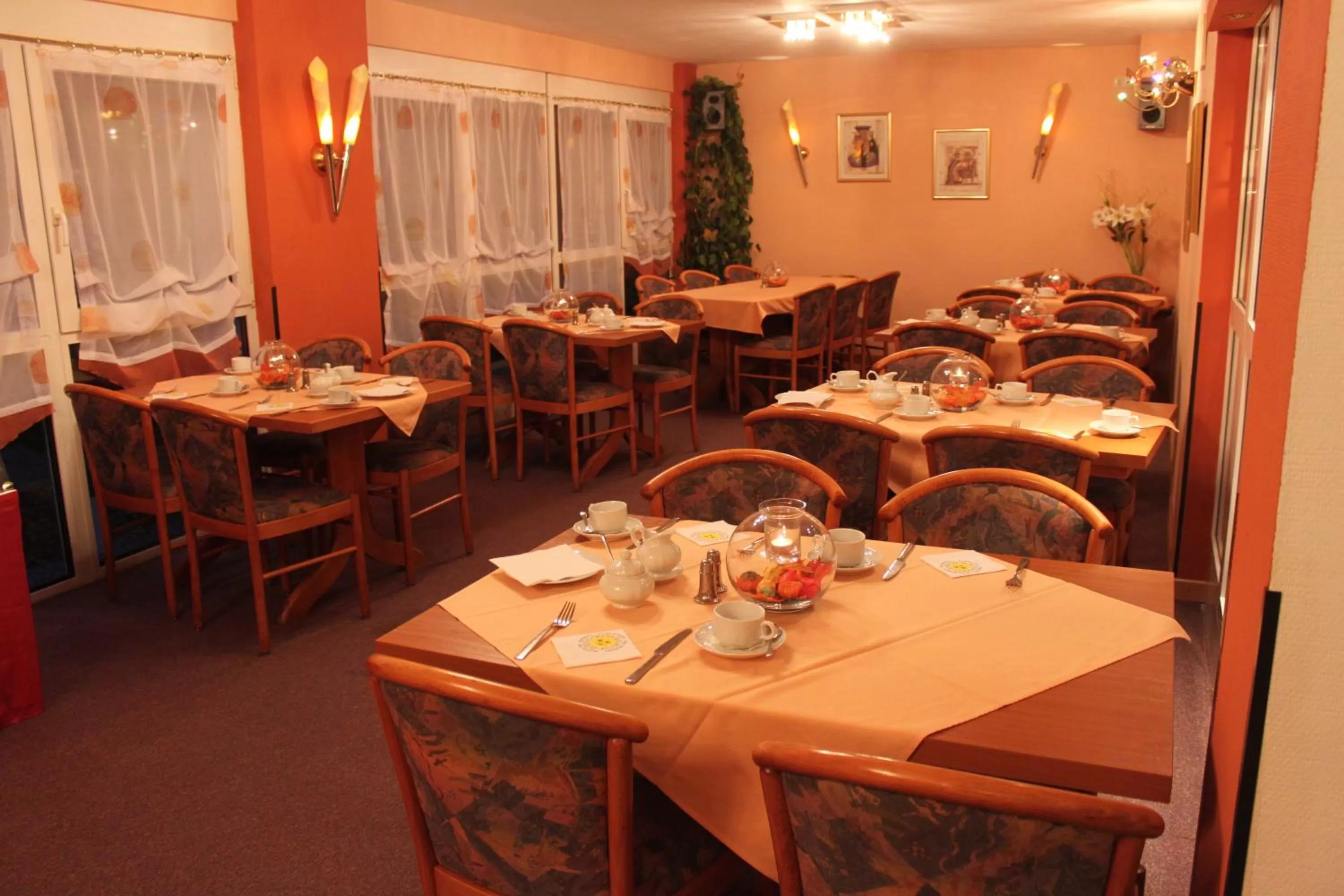 Restaurant/places to eat in Hotel Roemerstein