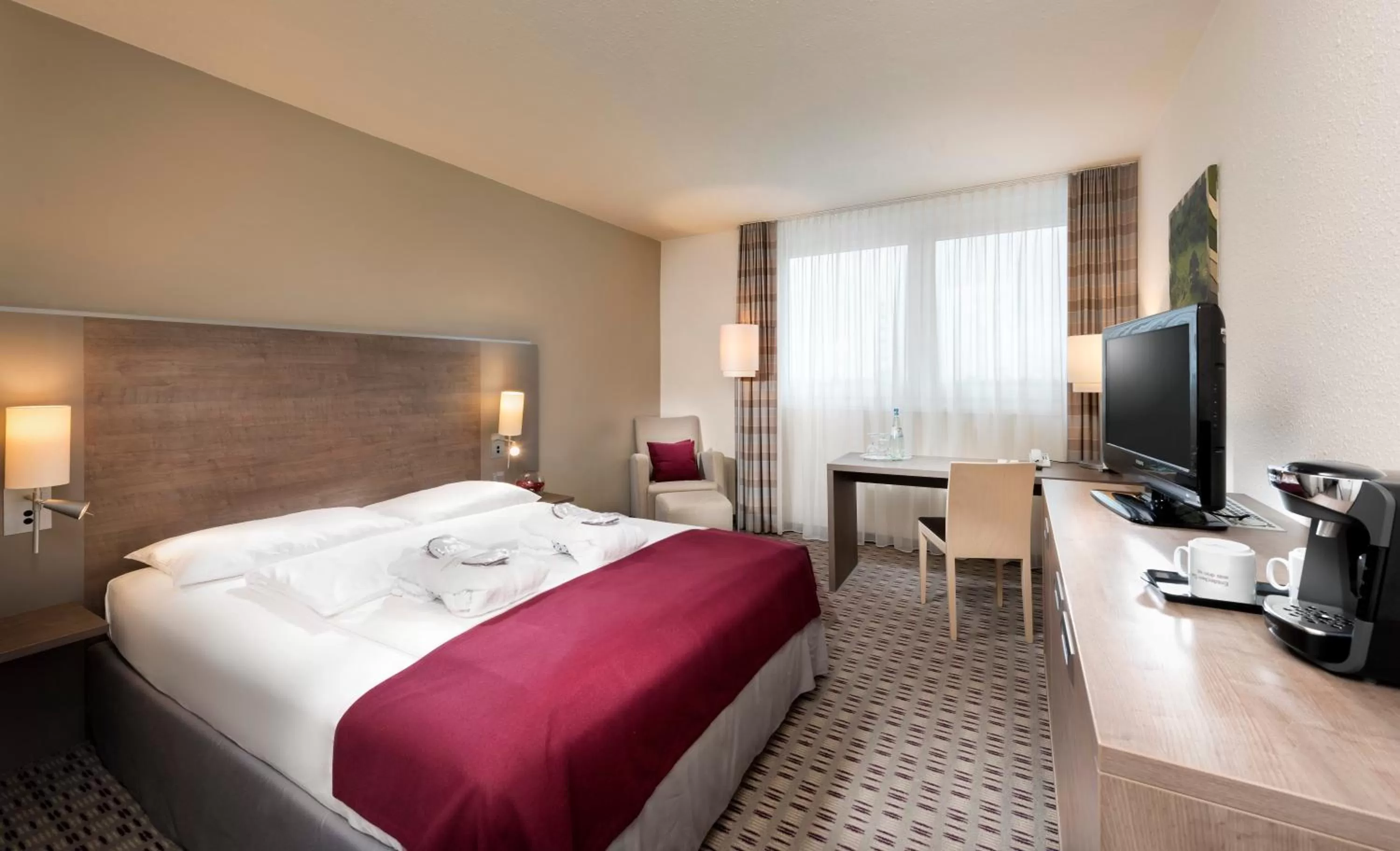 Photo of the whole room, Bed in Mercure Hotel Frankfurt Eschborn Ost