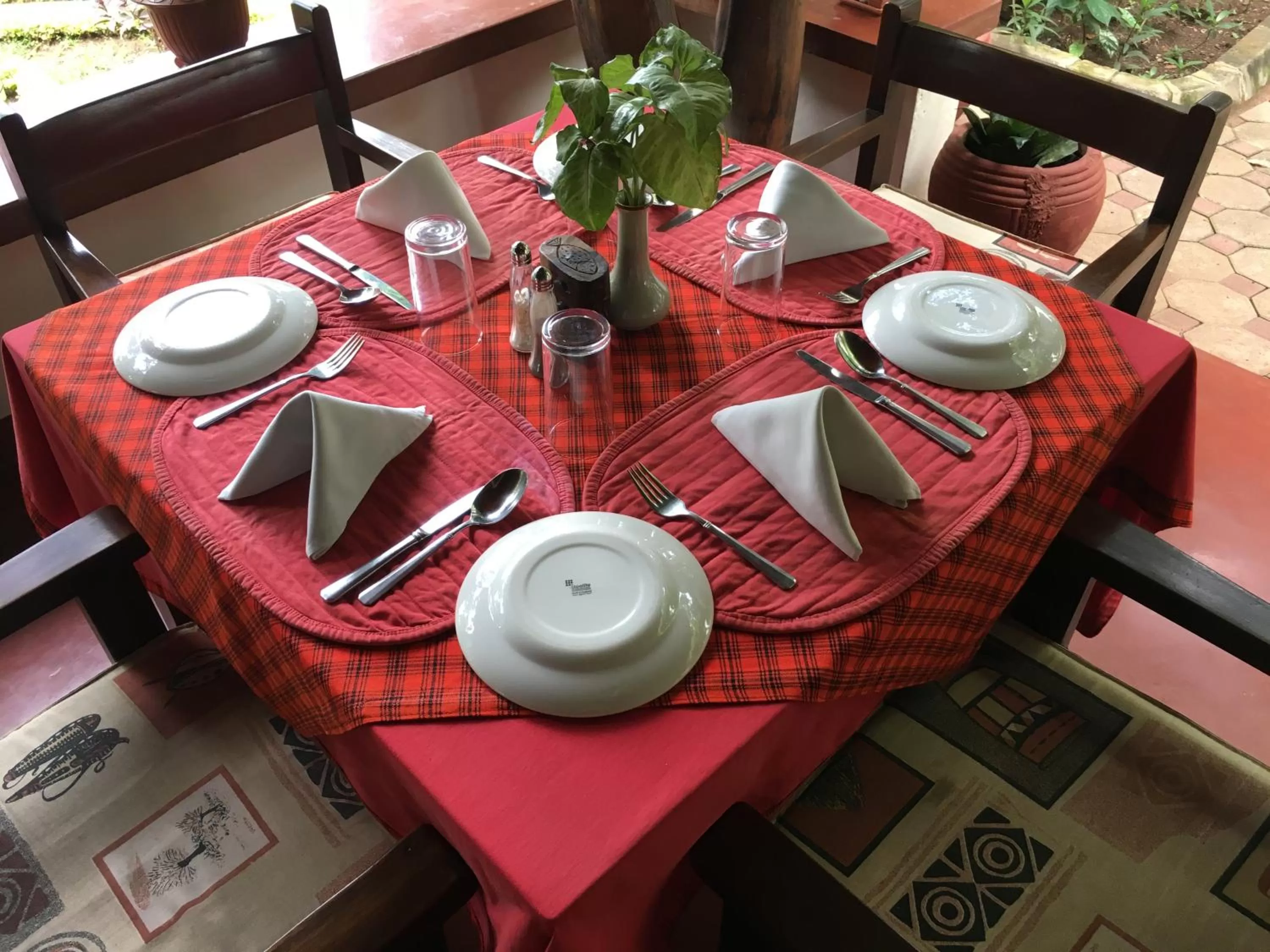 Restaurant/Places to Eat in Bristol Cottages Kilimanjaro