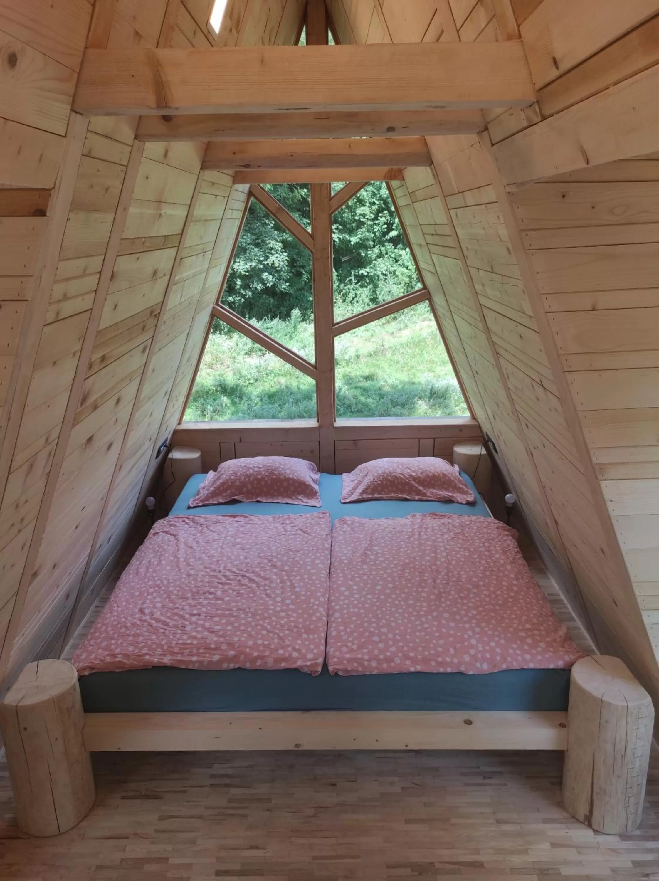 Cvet gora - Camping, Glamping and Accomodations