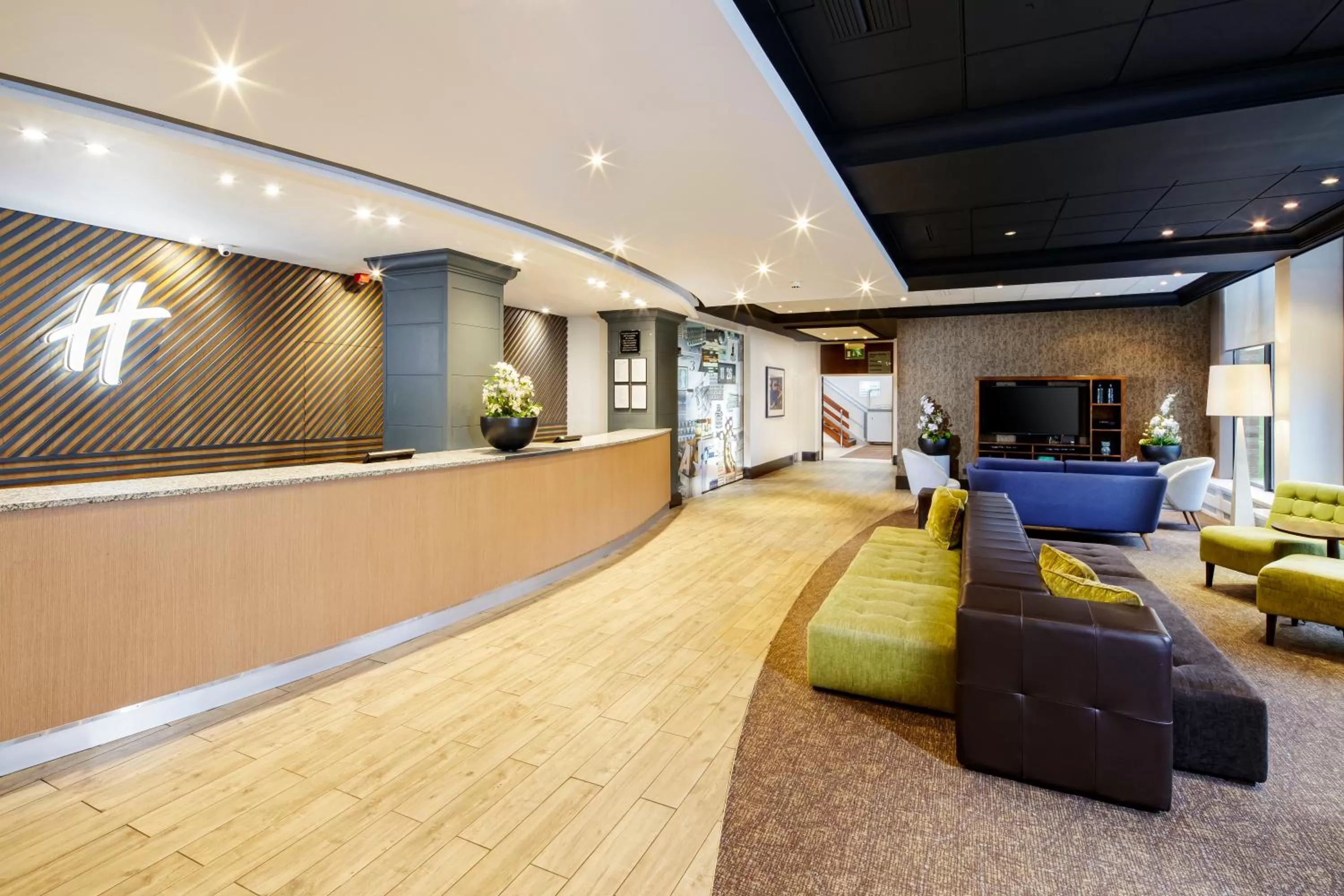 Lobby or reception in Holiday Inn Peterborough West by IHG
