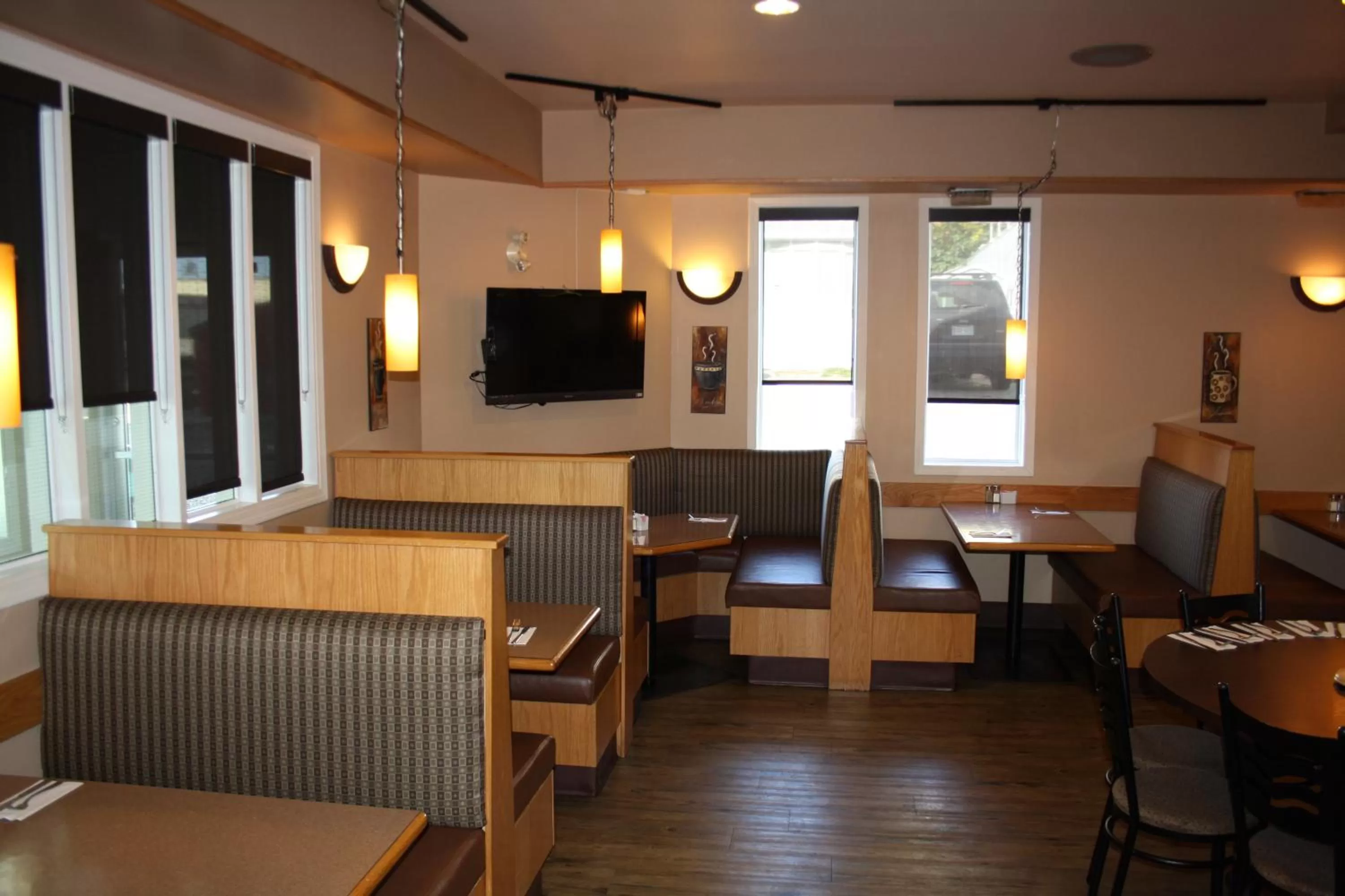 Restaurant/places to eat in BCMInns - Peace River