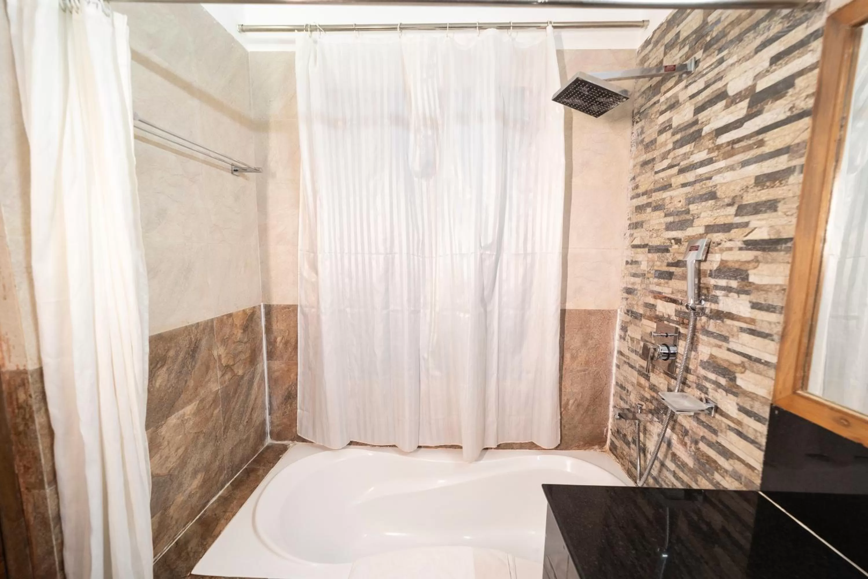 Shower, Bed in Yangthang Heritage