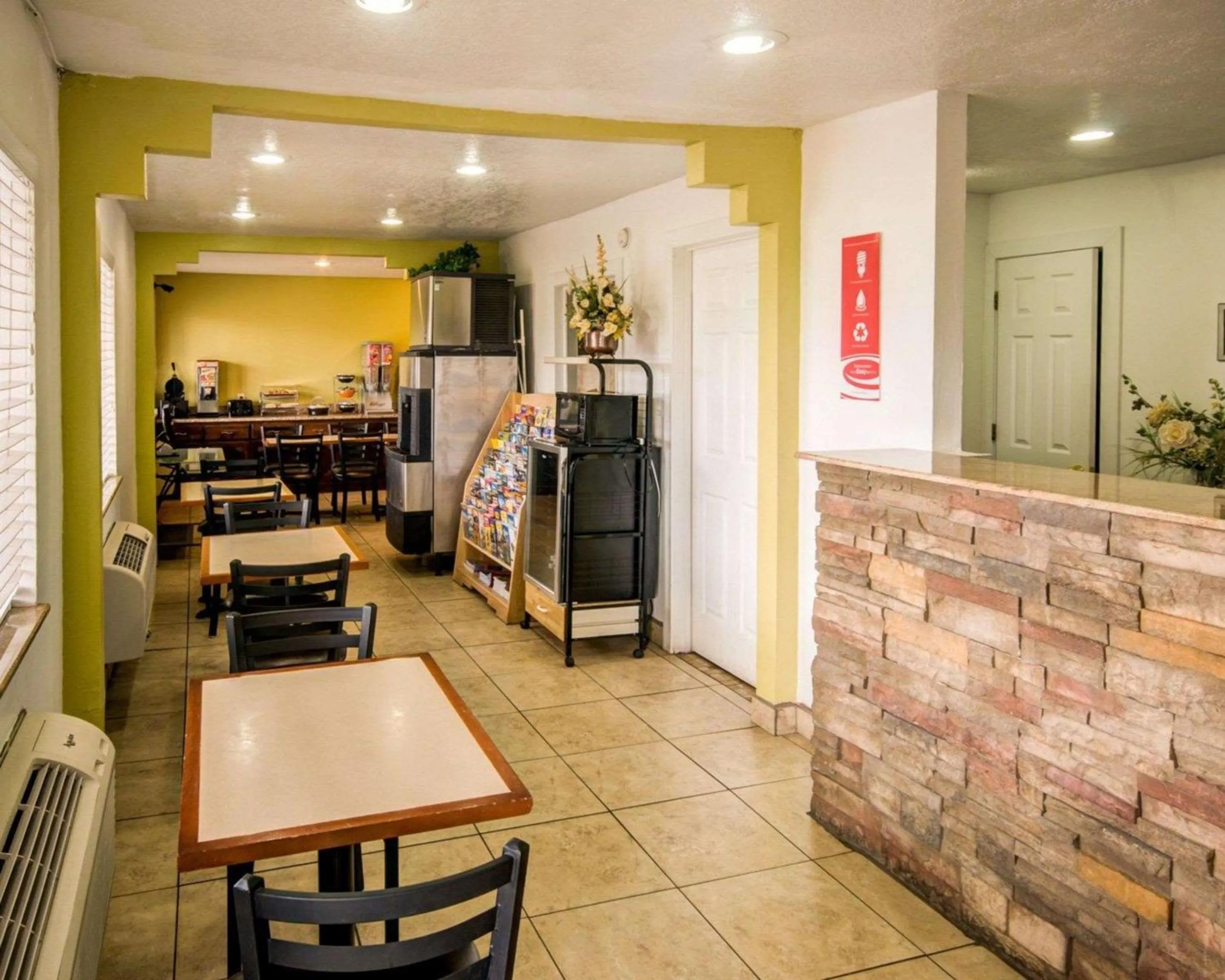 Lobby or reception in Econo Lodge Albuquerque East