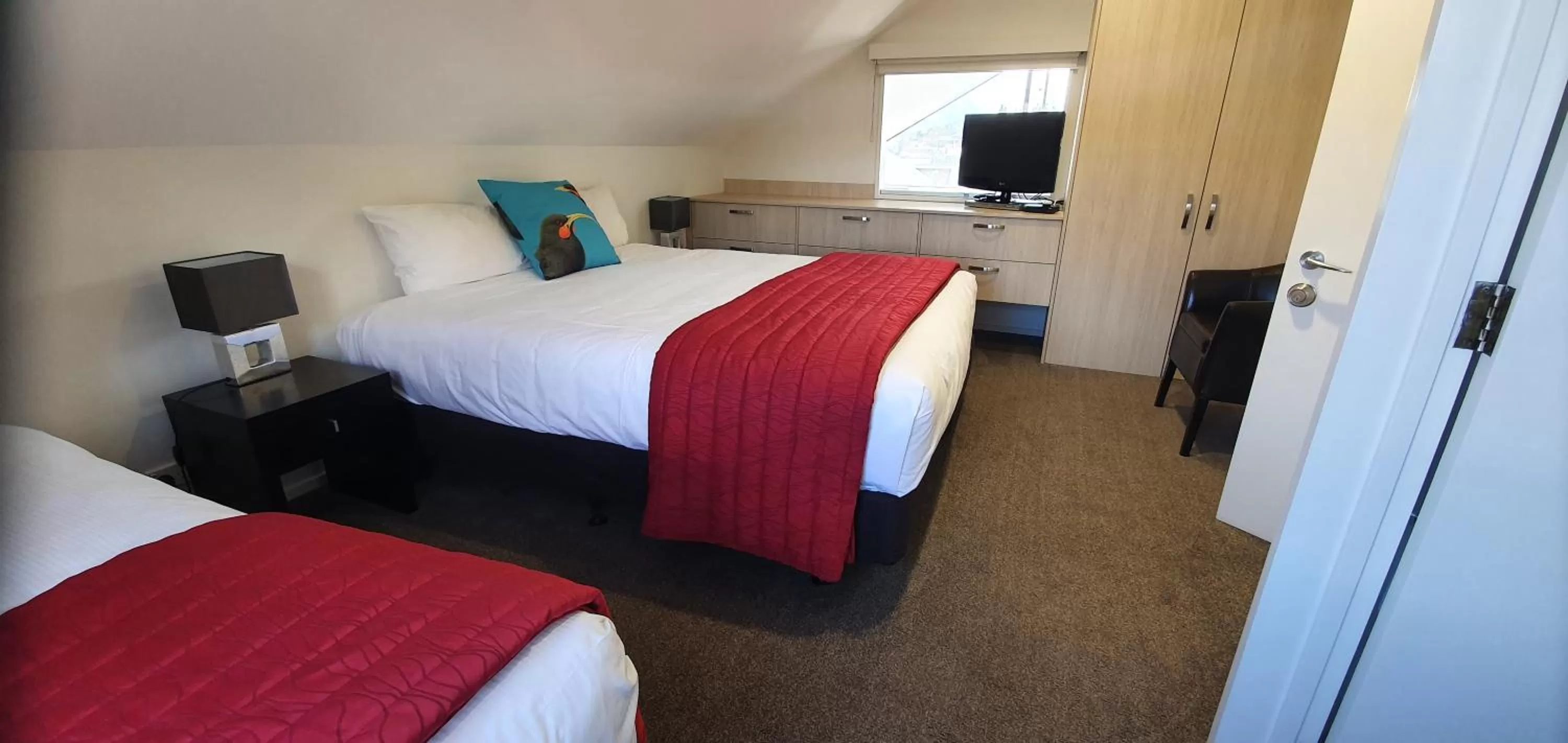 Bedroom, Bed in The Moorings Motel and Apartments