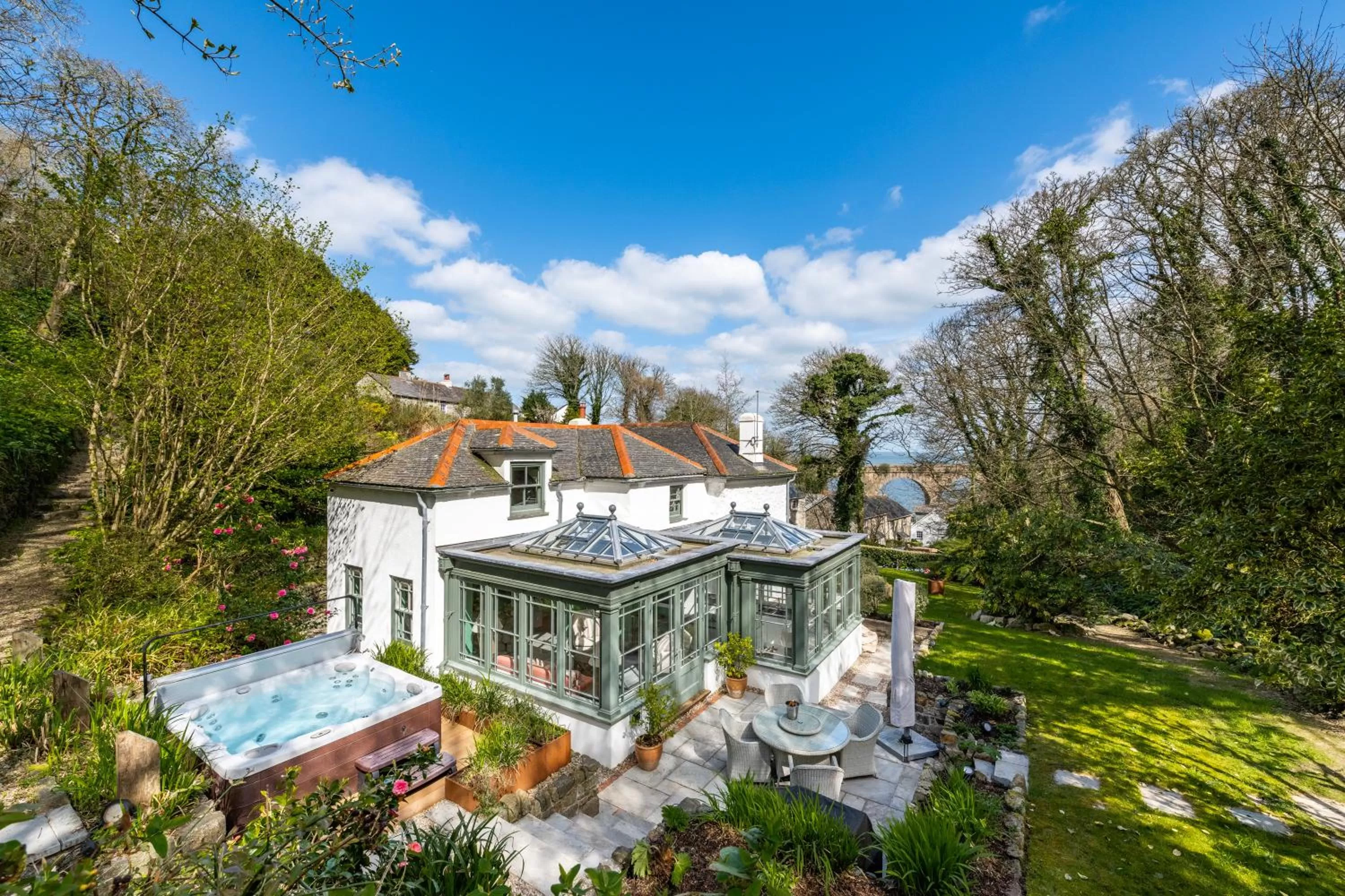 Property building in Carbis Bay and Spa Hotel