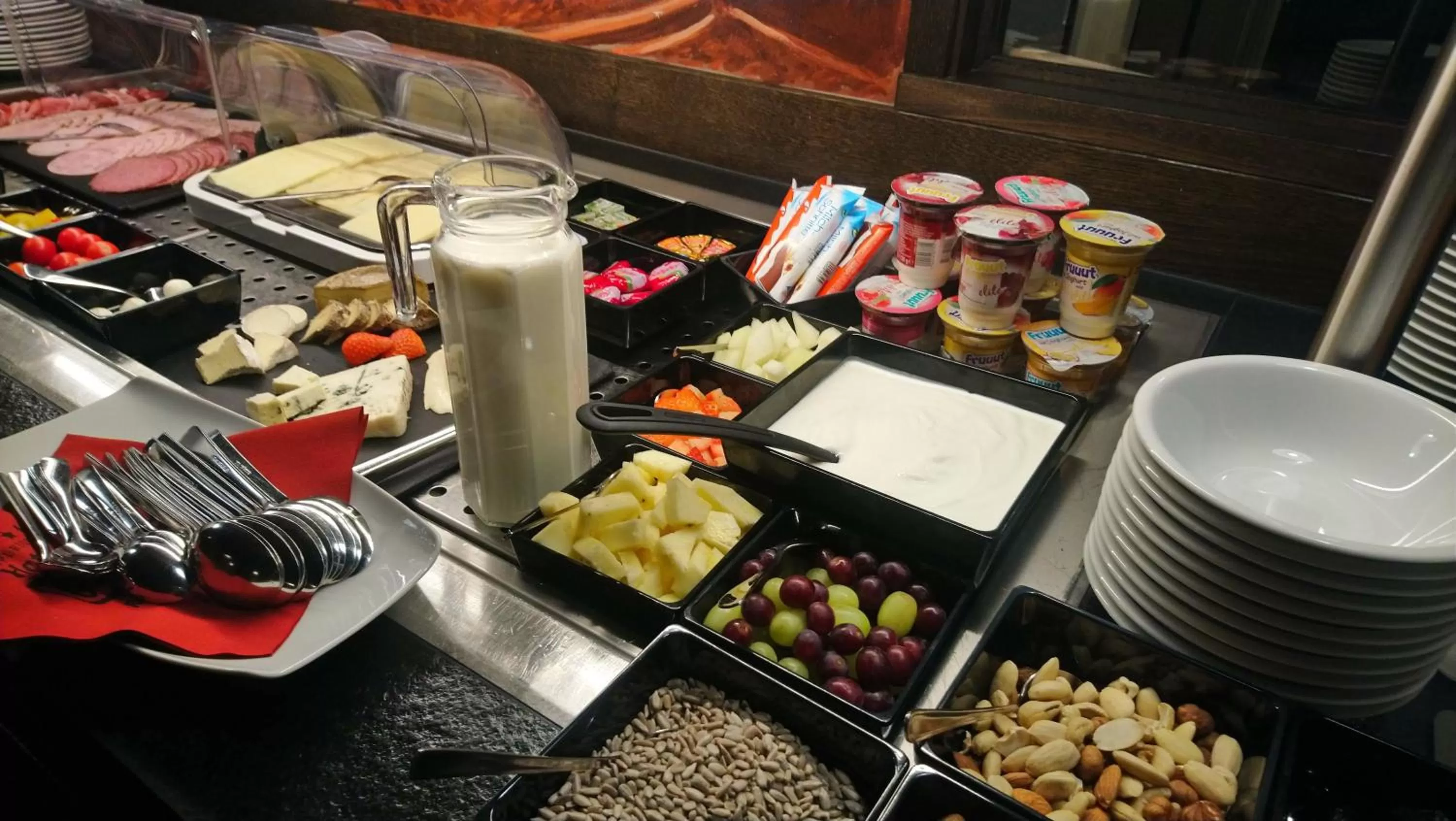 Buffet breakfast in Hotel Ochsen