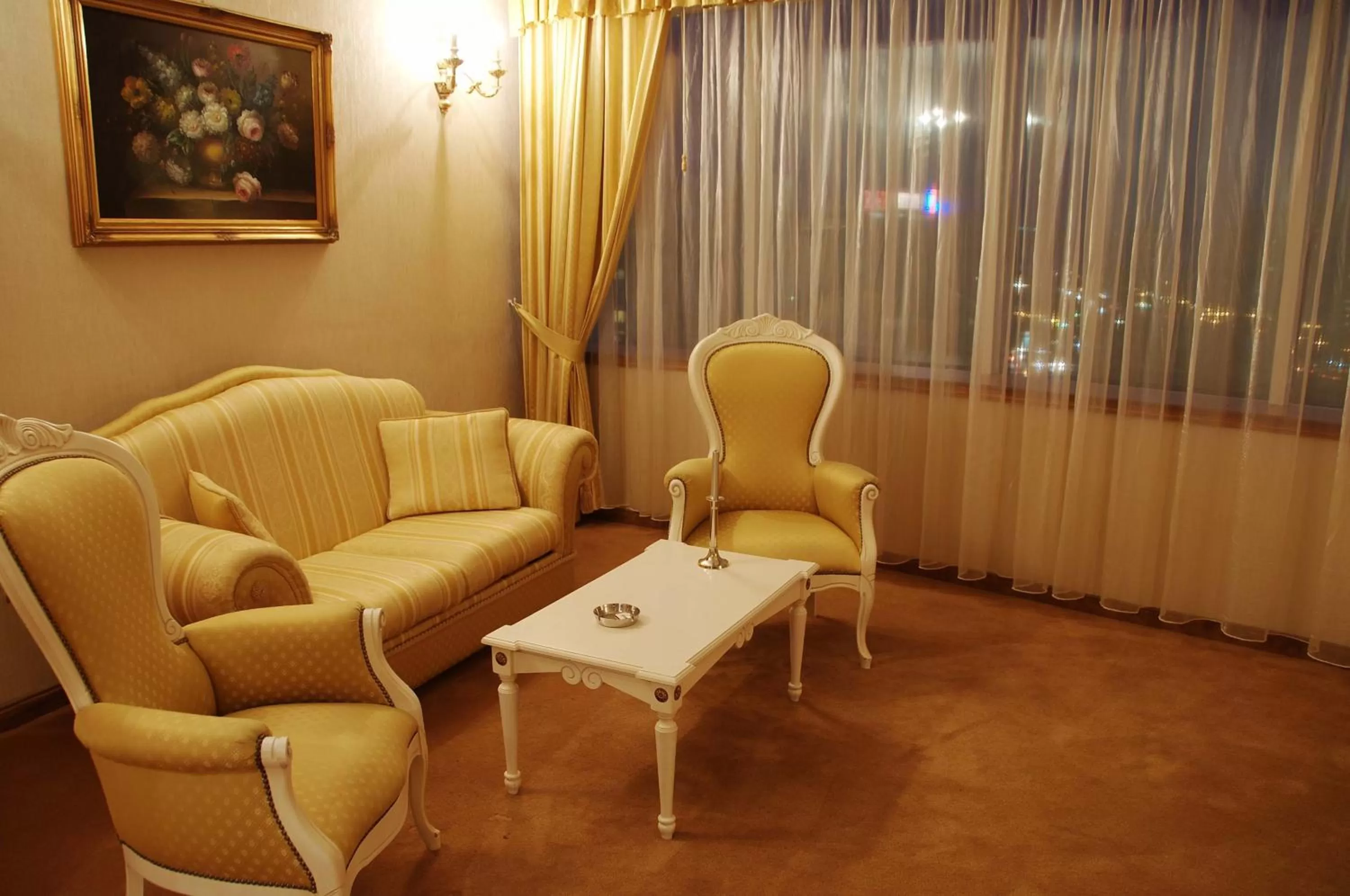 Living room in Mirage Hotel