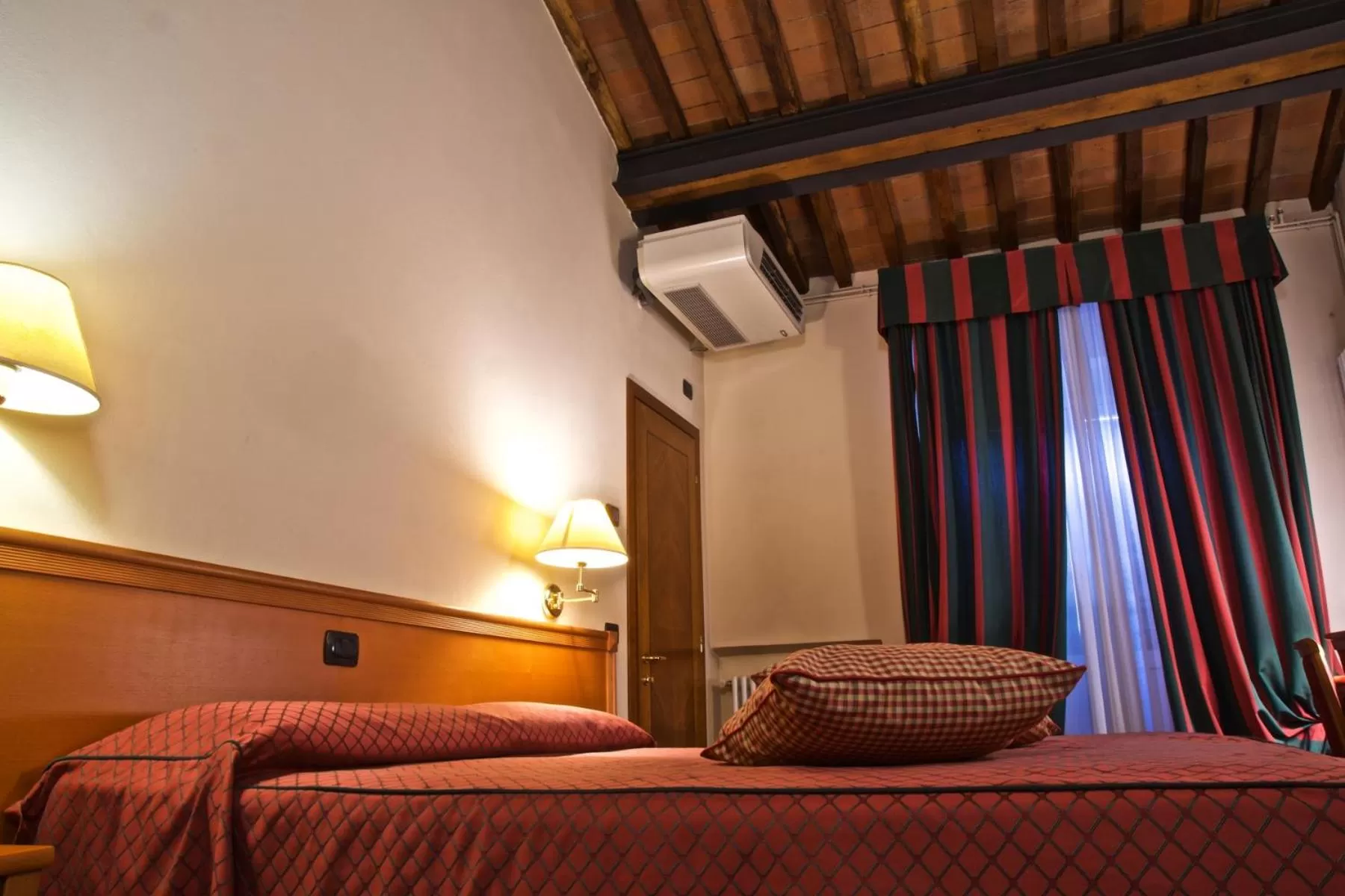 Bed in Hotel La Luna