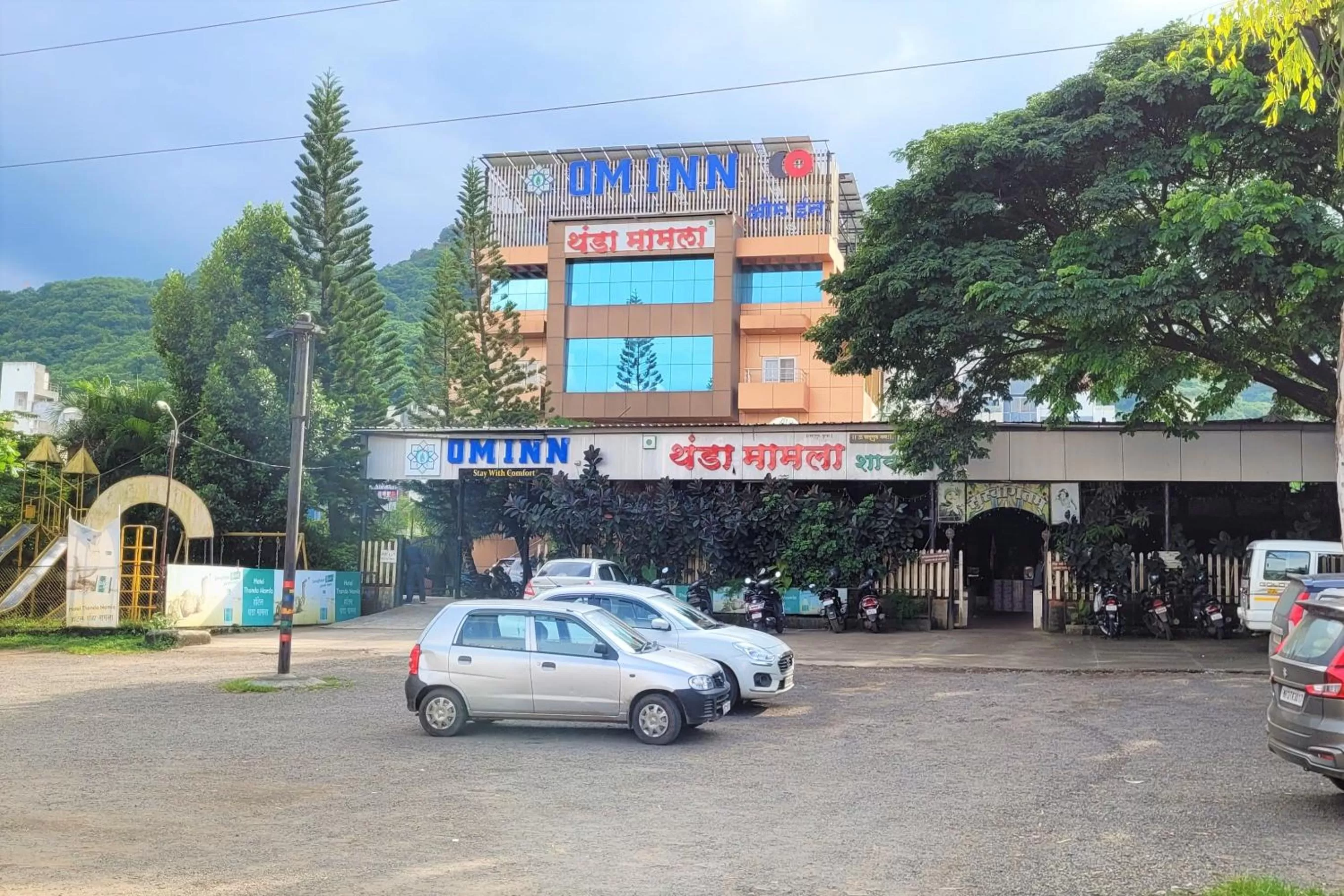 Parking in Hotel Om Inn - Talegaon Dabhade