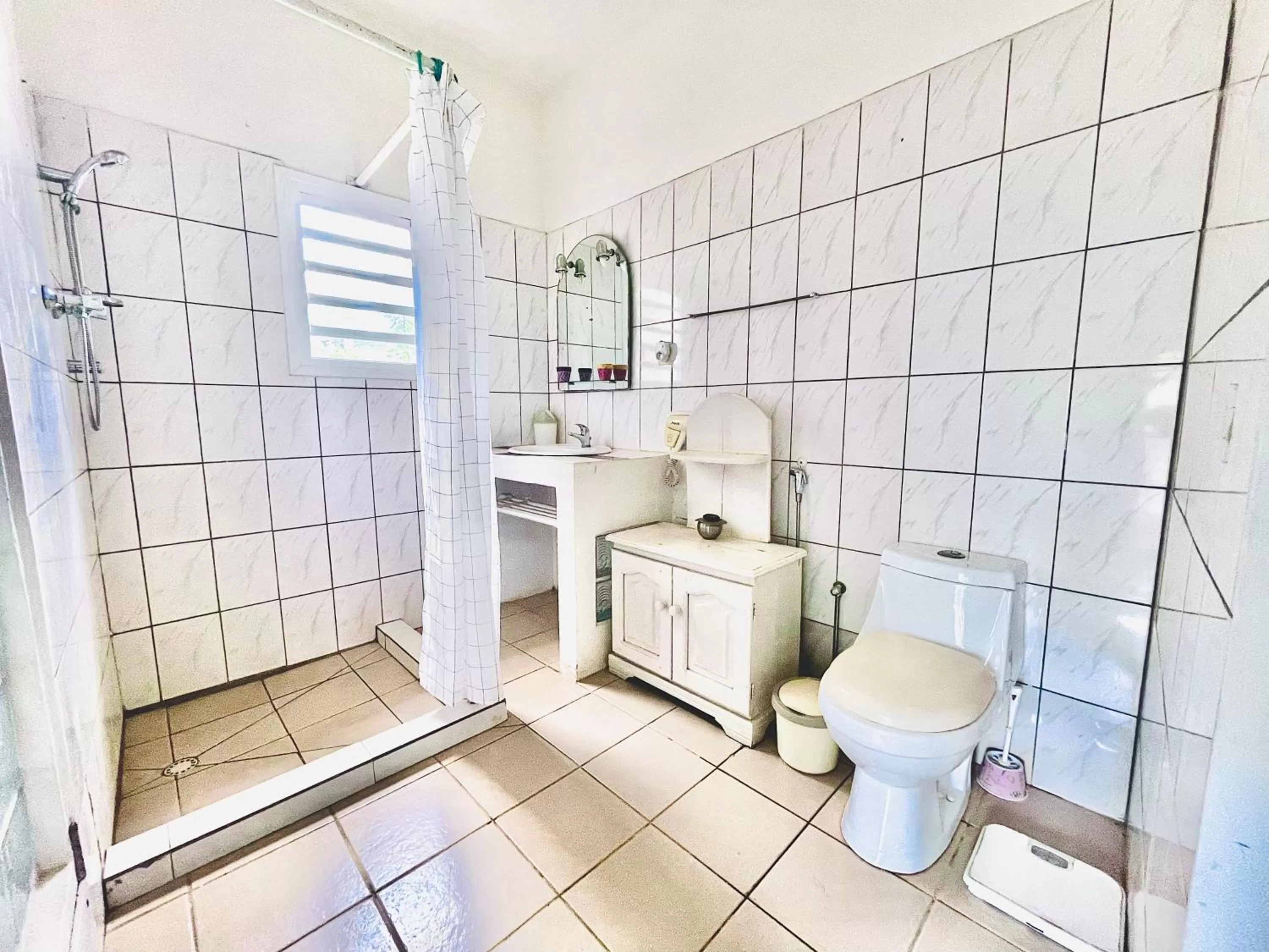 Shower in Régina Lodge Diégo Suarez Madagascar