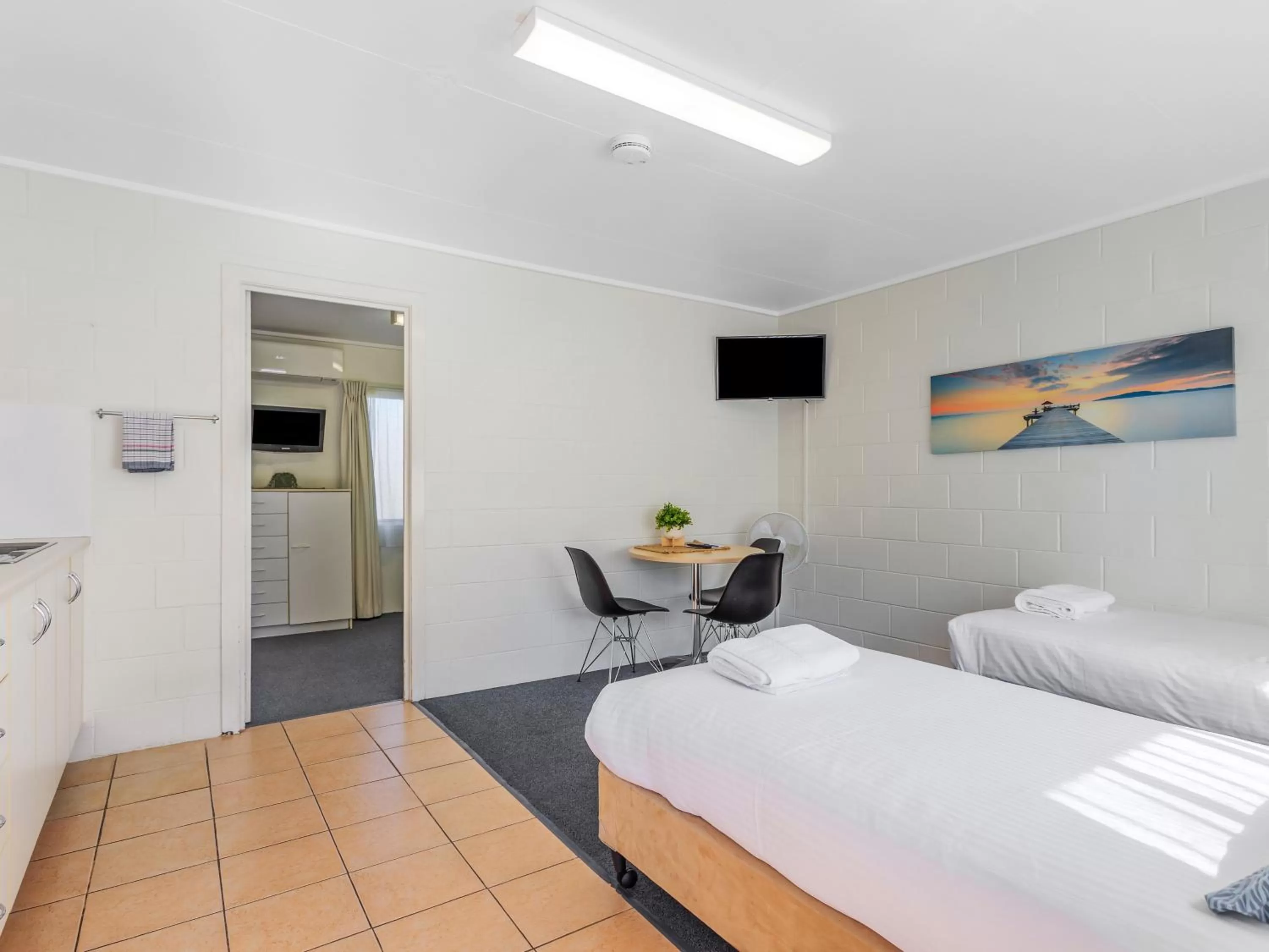 Bed in Top Spot Motel