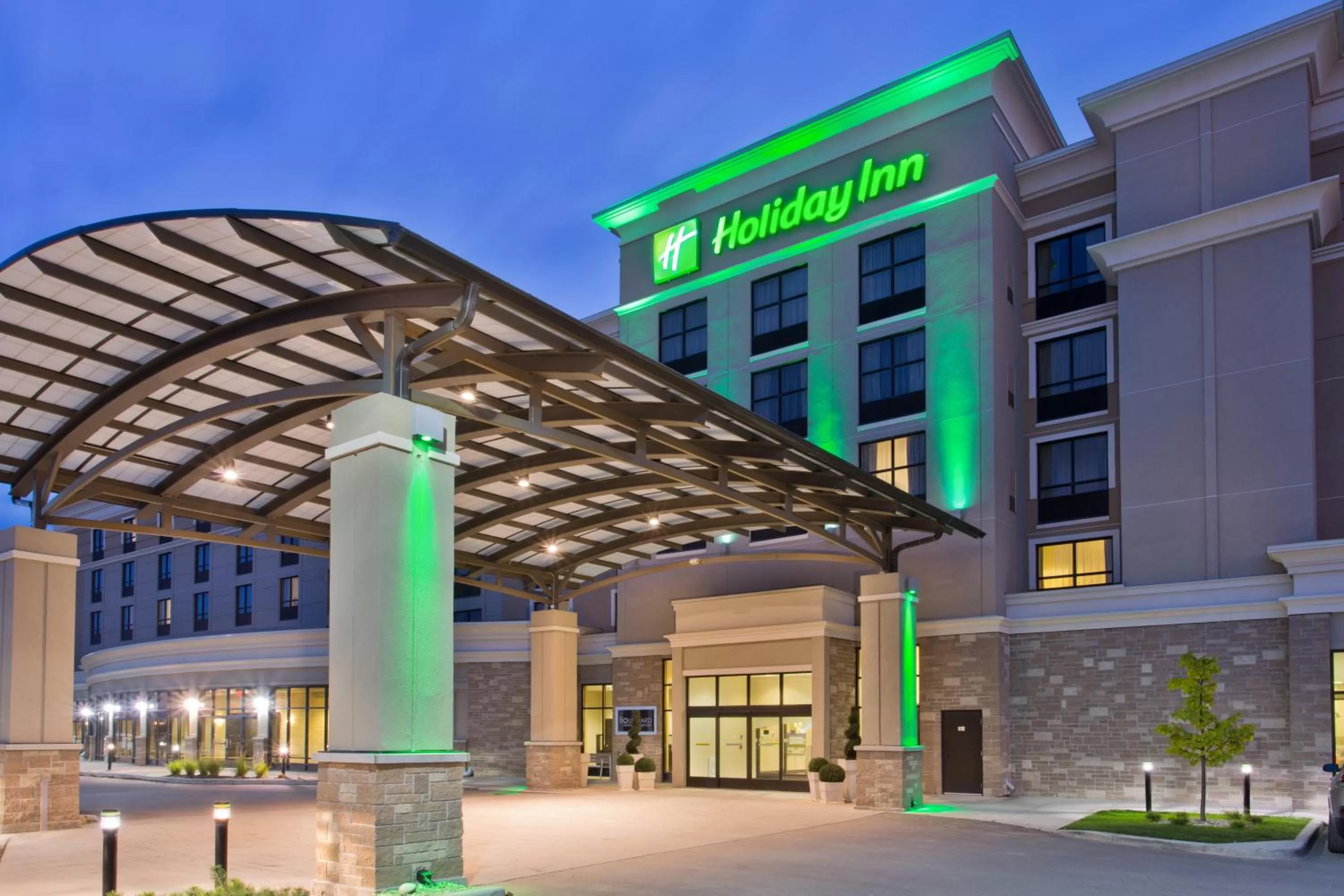 Property building in Holiday Inn Hotel & Suites Red Deer by IHG