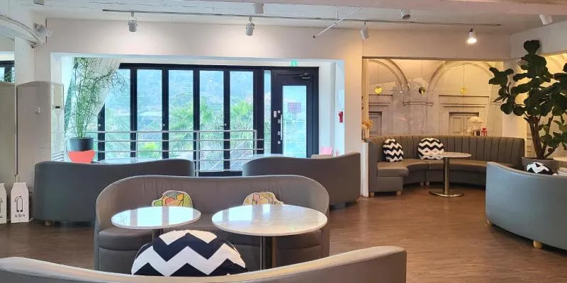 Seating area in Lareem Boutique Hotel