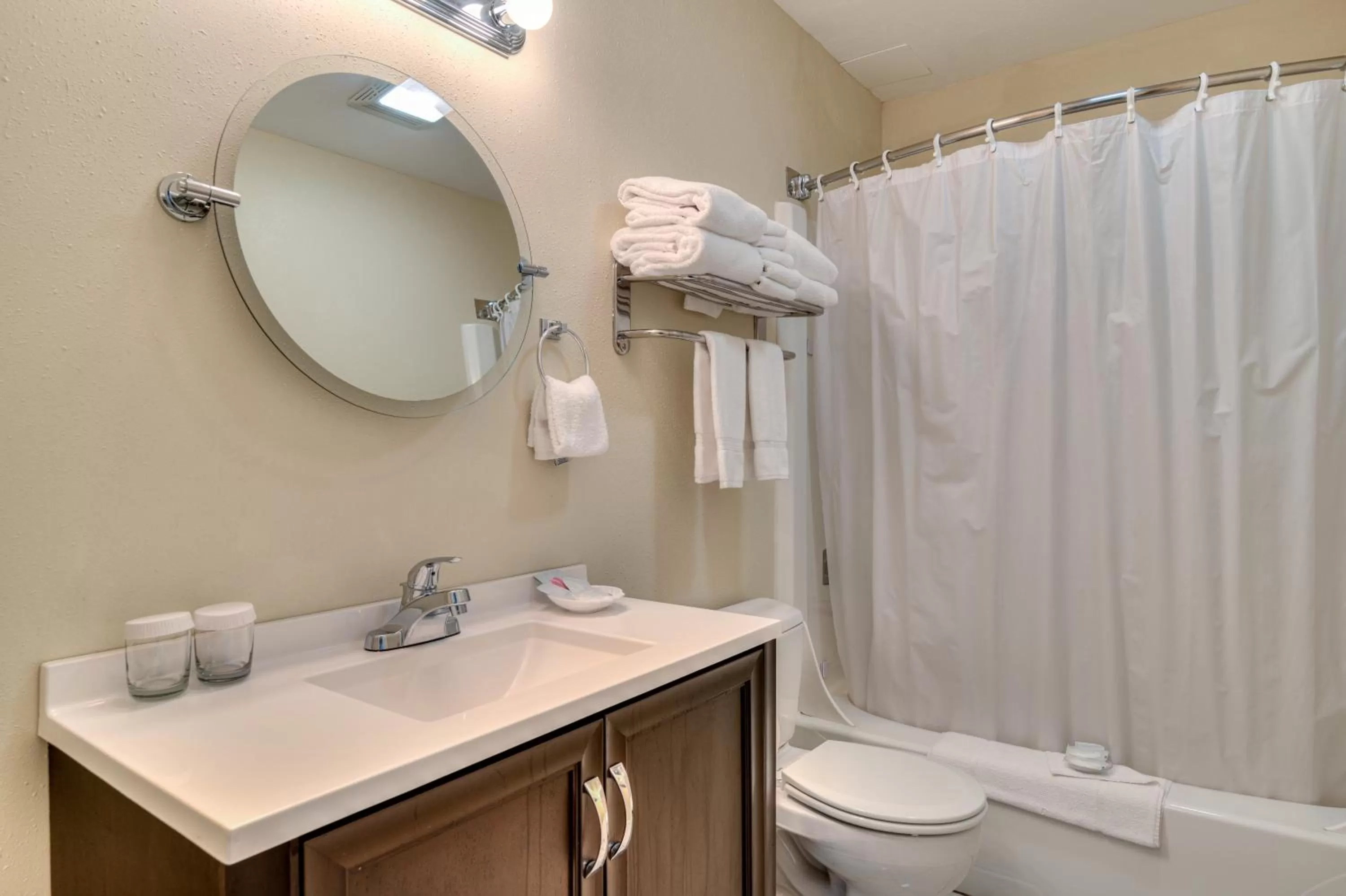 Shower, Bathroom in D Sands Rentals