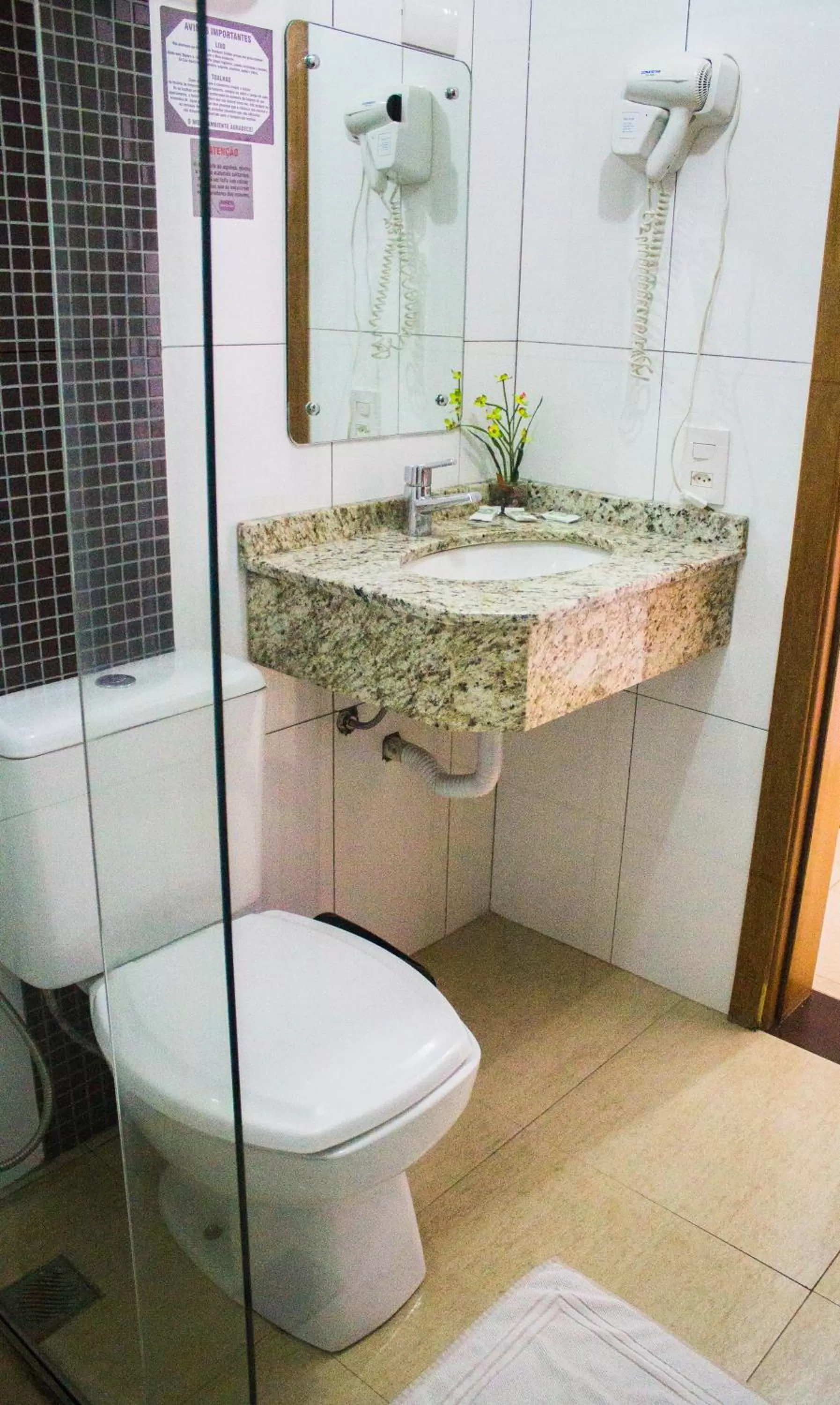 Bathroom in Hotel Baviera Iguassu