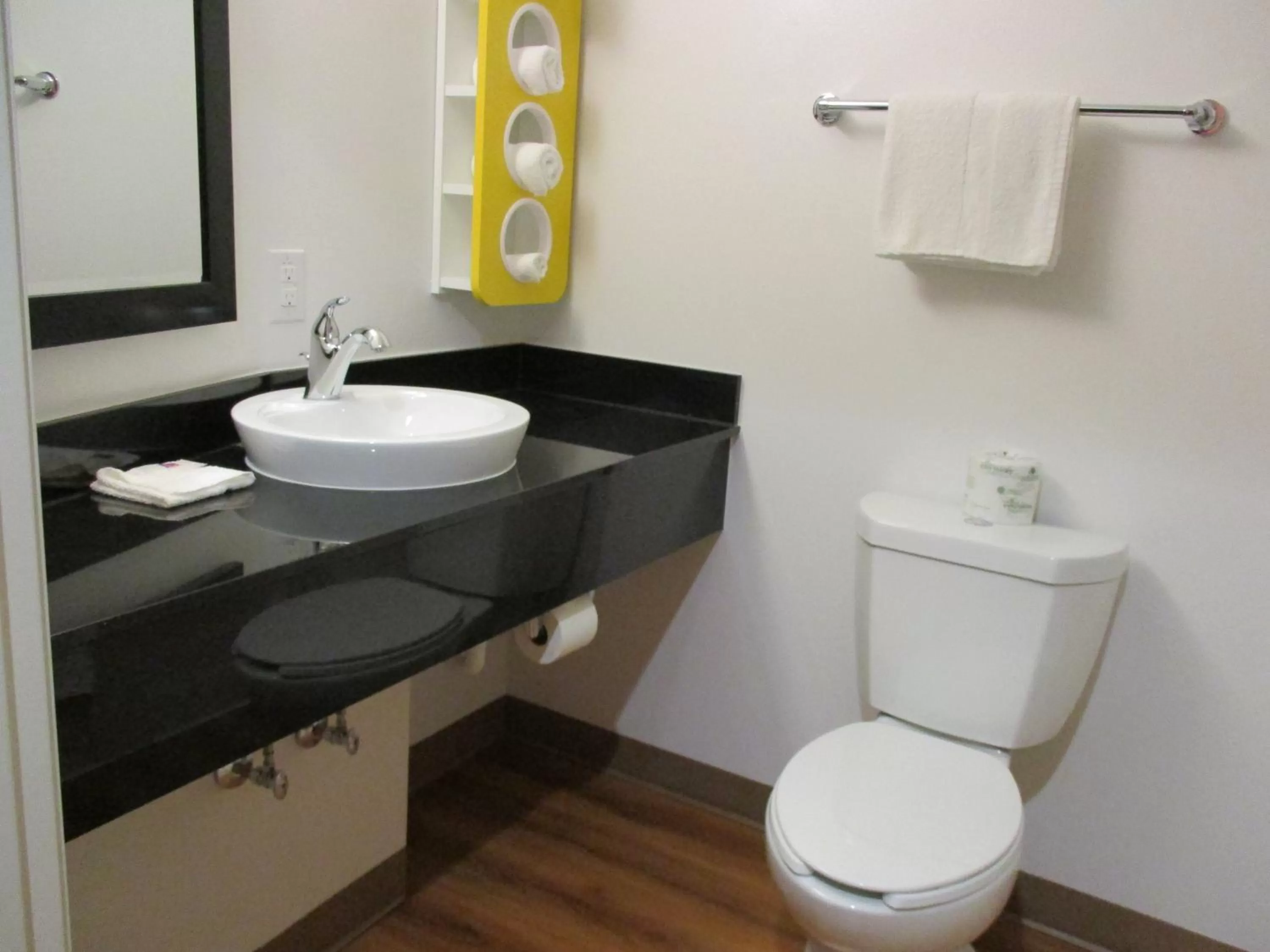 Bathroom in Motel 6 Fort Worth, TX - North - Saginaw