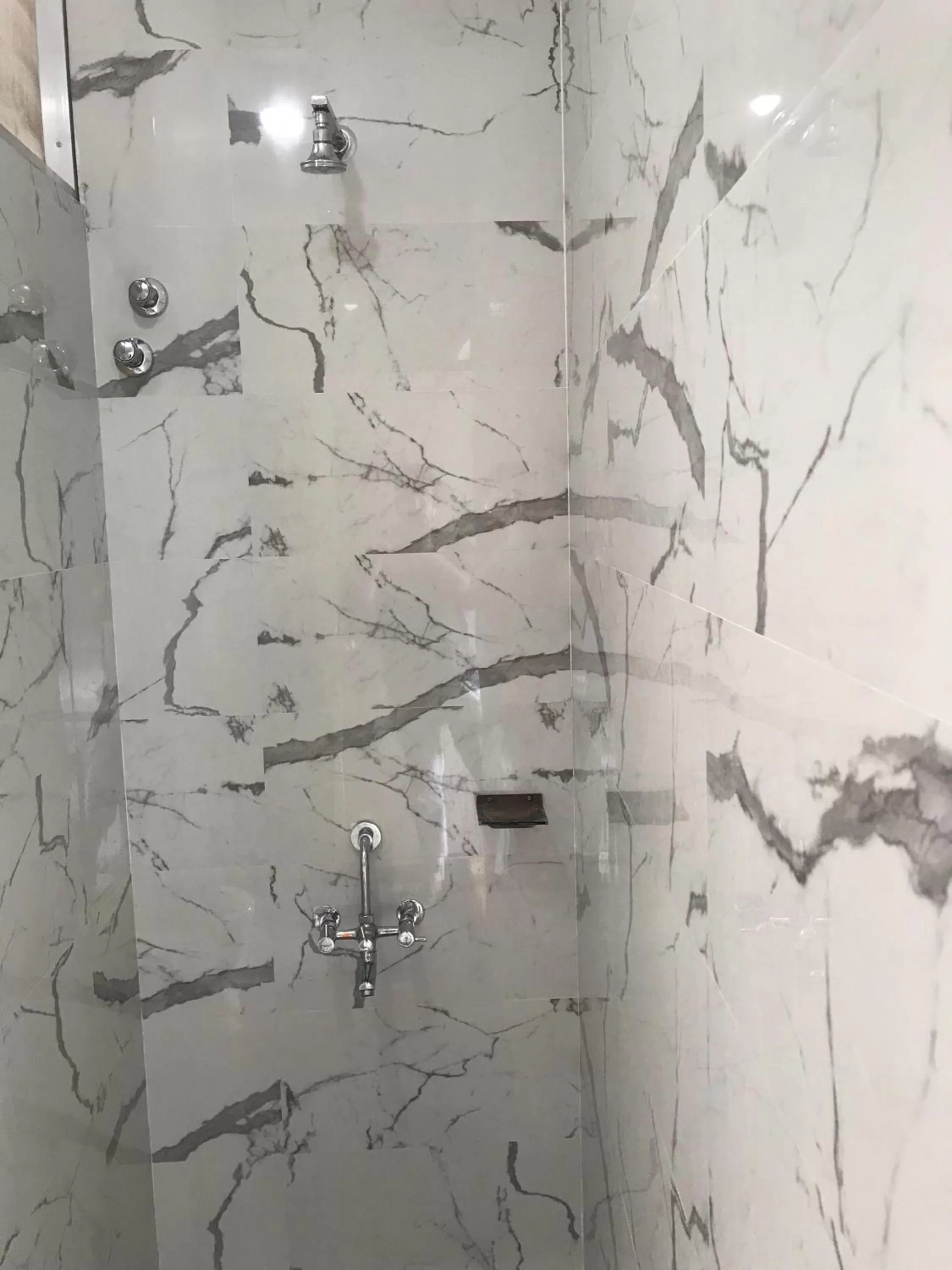 Bathroom in SM MANSION near Harbour & High court