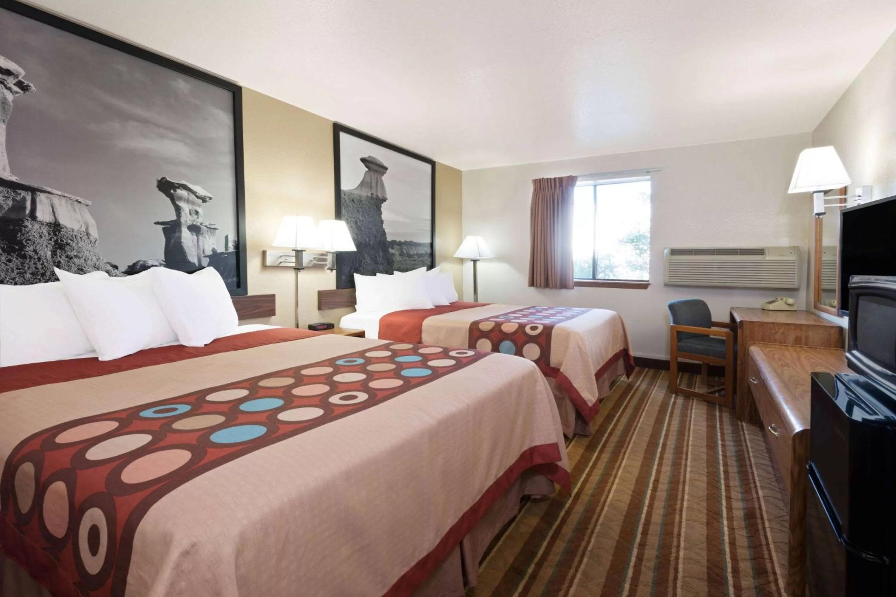Photo of the whole room, Bed in Super 8 by Wyndham Las Cruces/White Sands Area