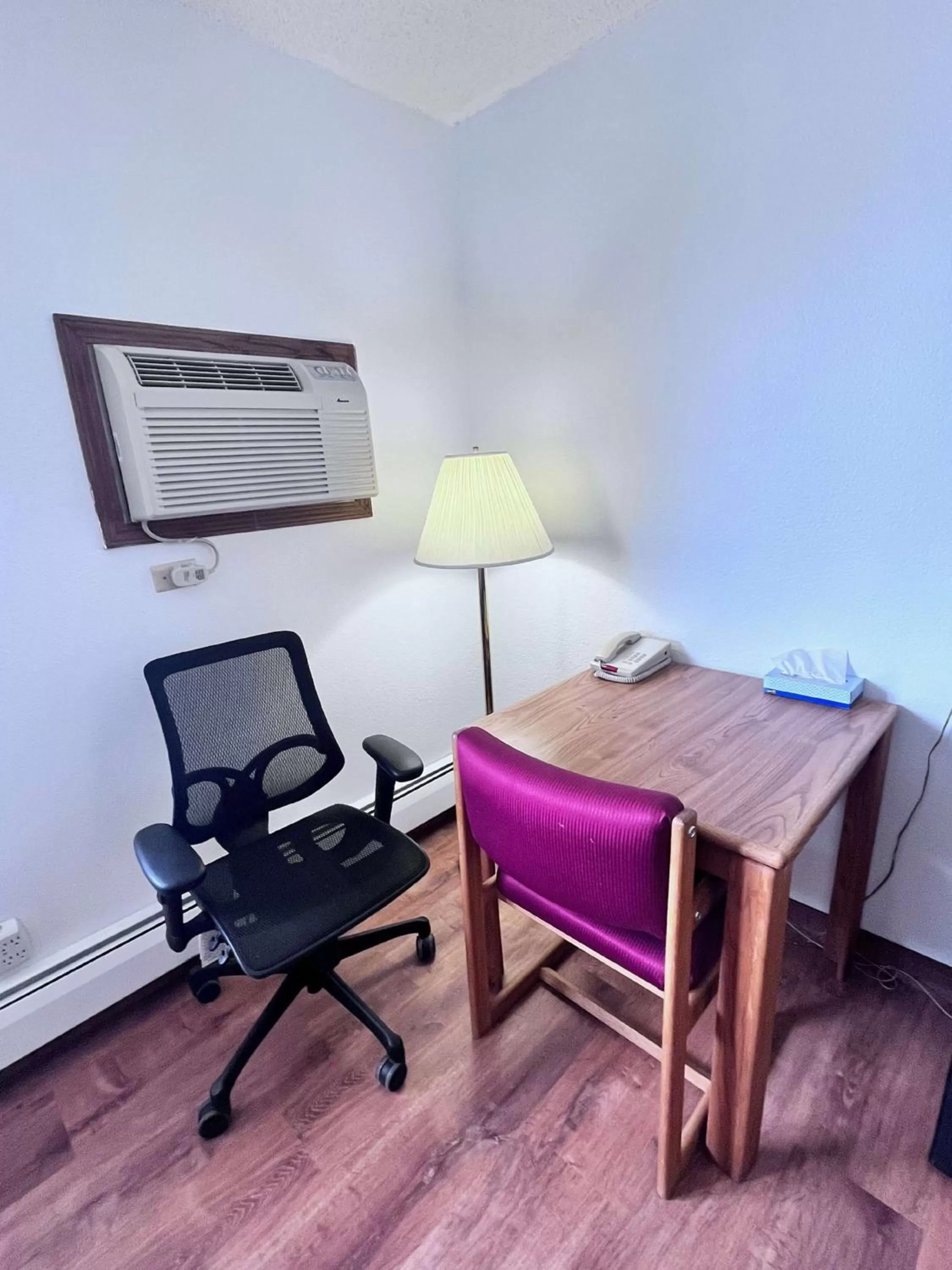 Bedroom, Bed in SureStay by Best Western Glendive Yellowstone River