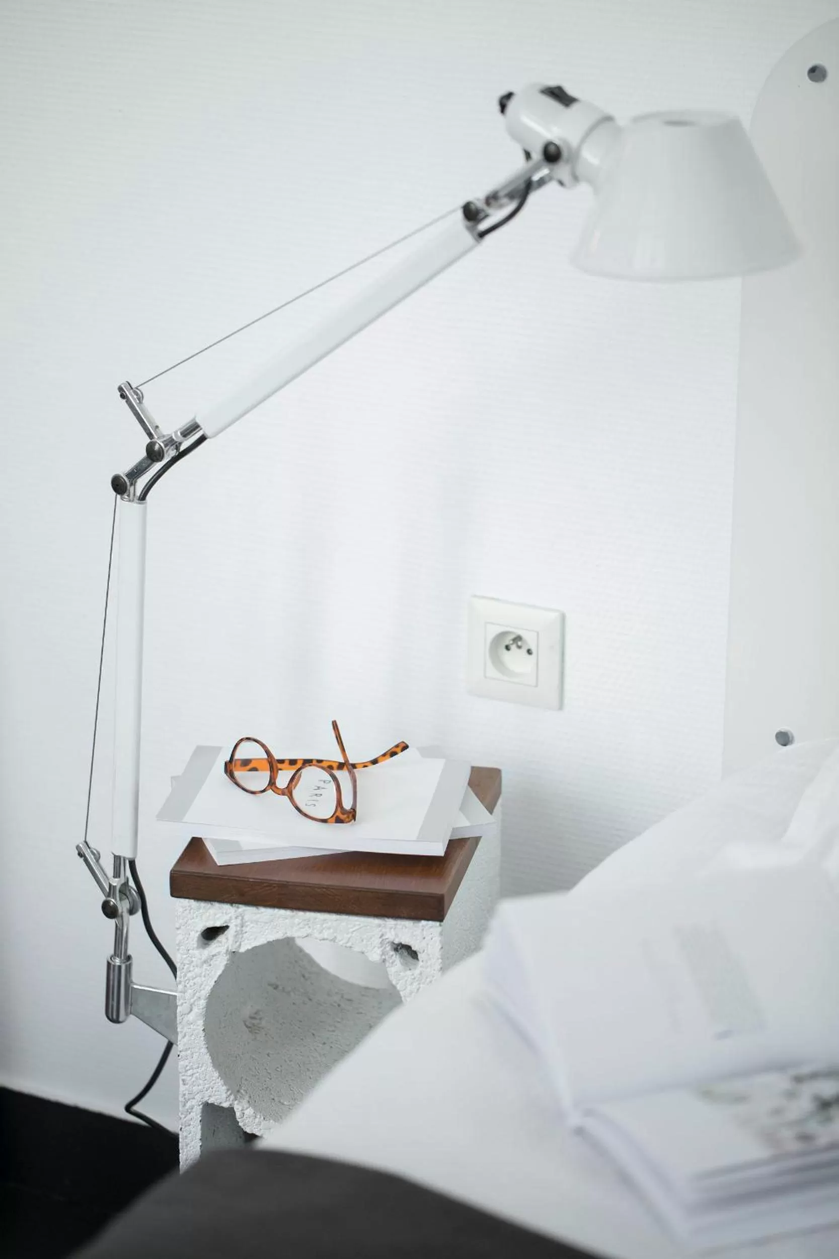 Decorative detail, Bed in Collège Hôtel